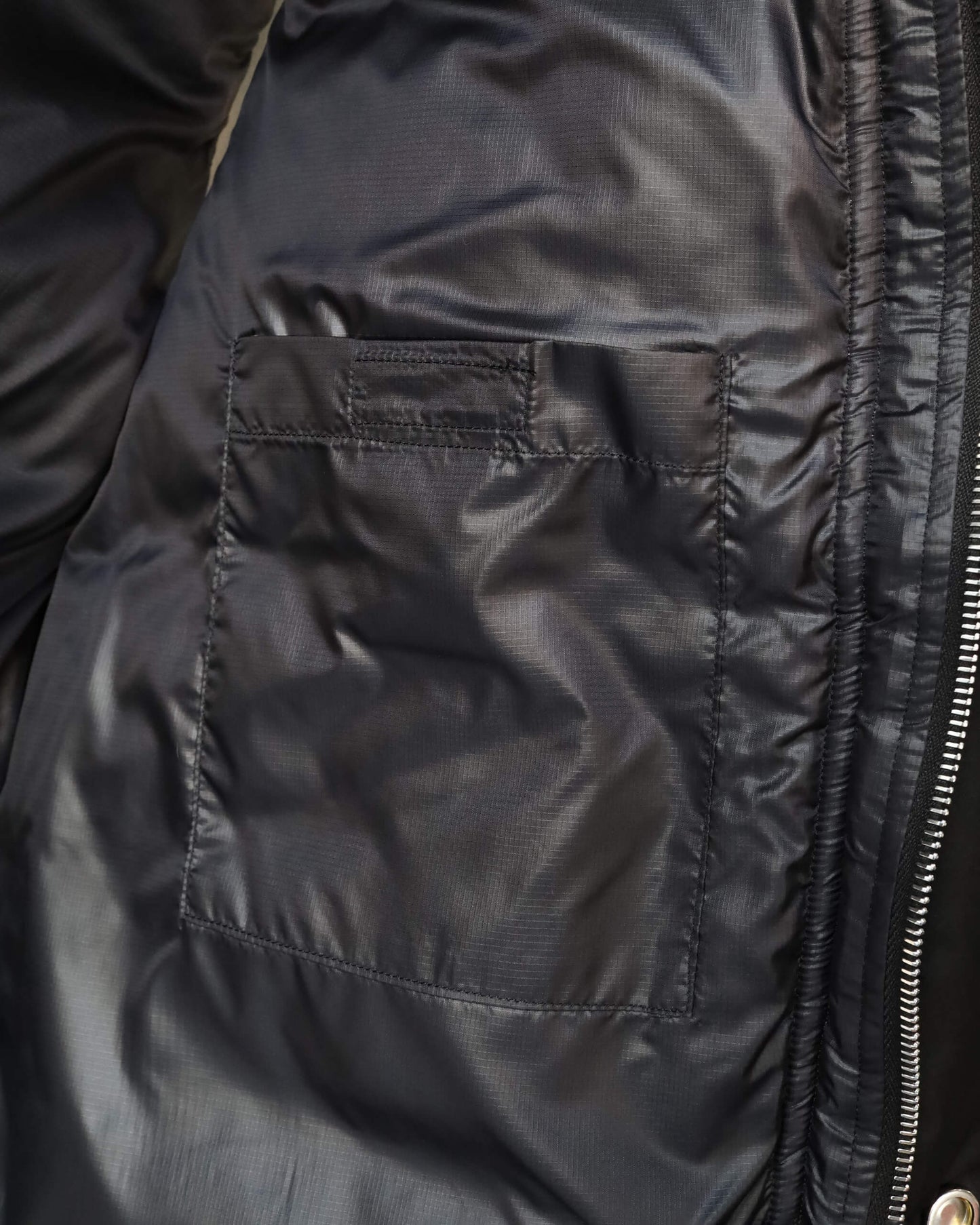 SILK DOWN VEST SILK TAFFETA "BLACK"