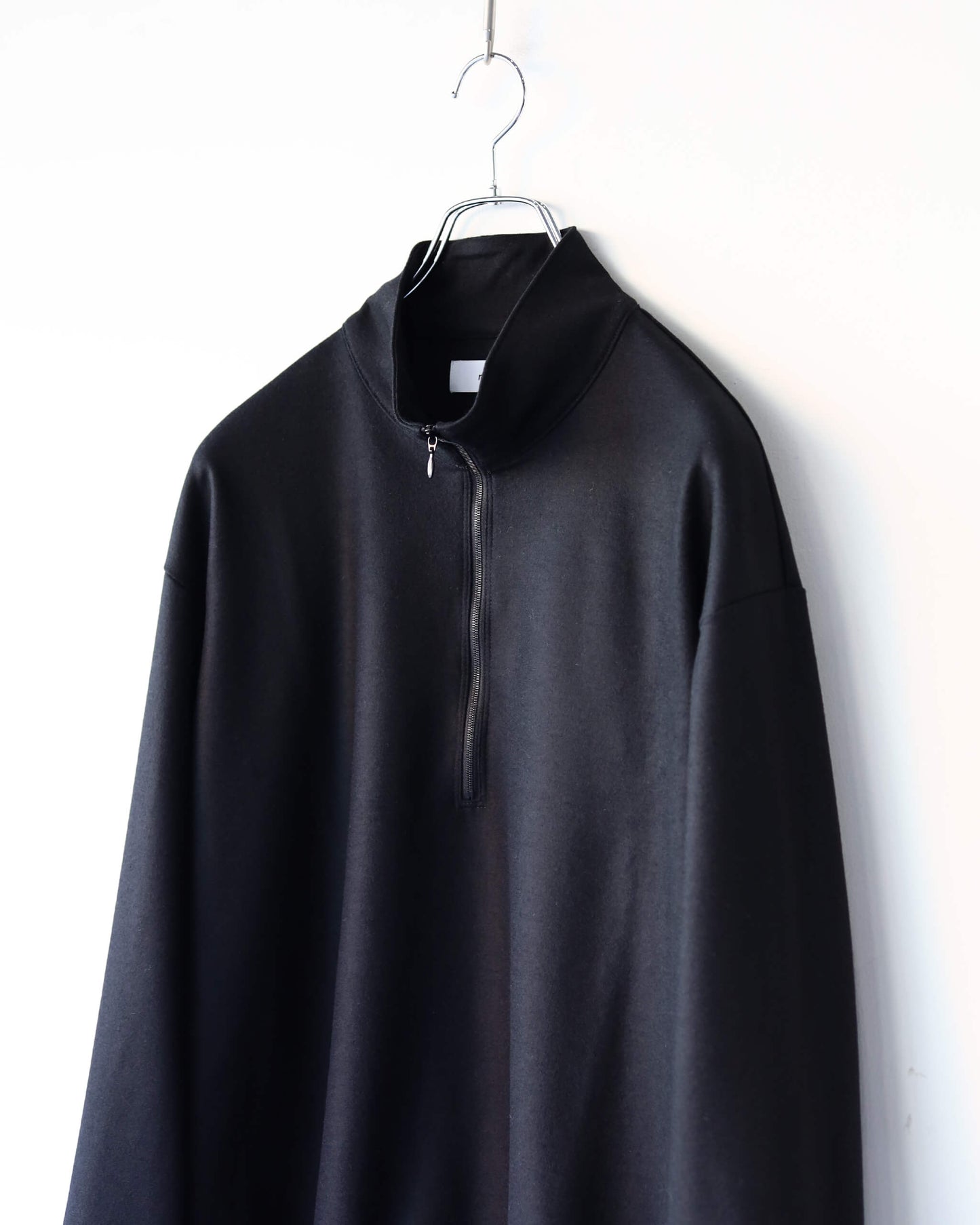 HALF ZIP STAND COLLAR SUPER 140s WOOL KNIT "BLACK"