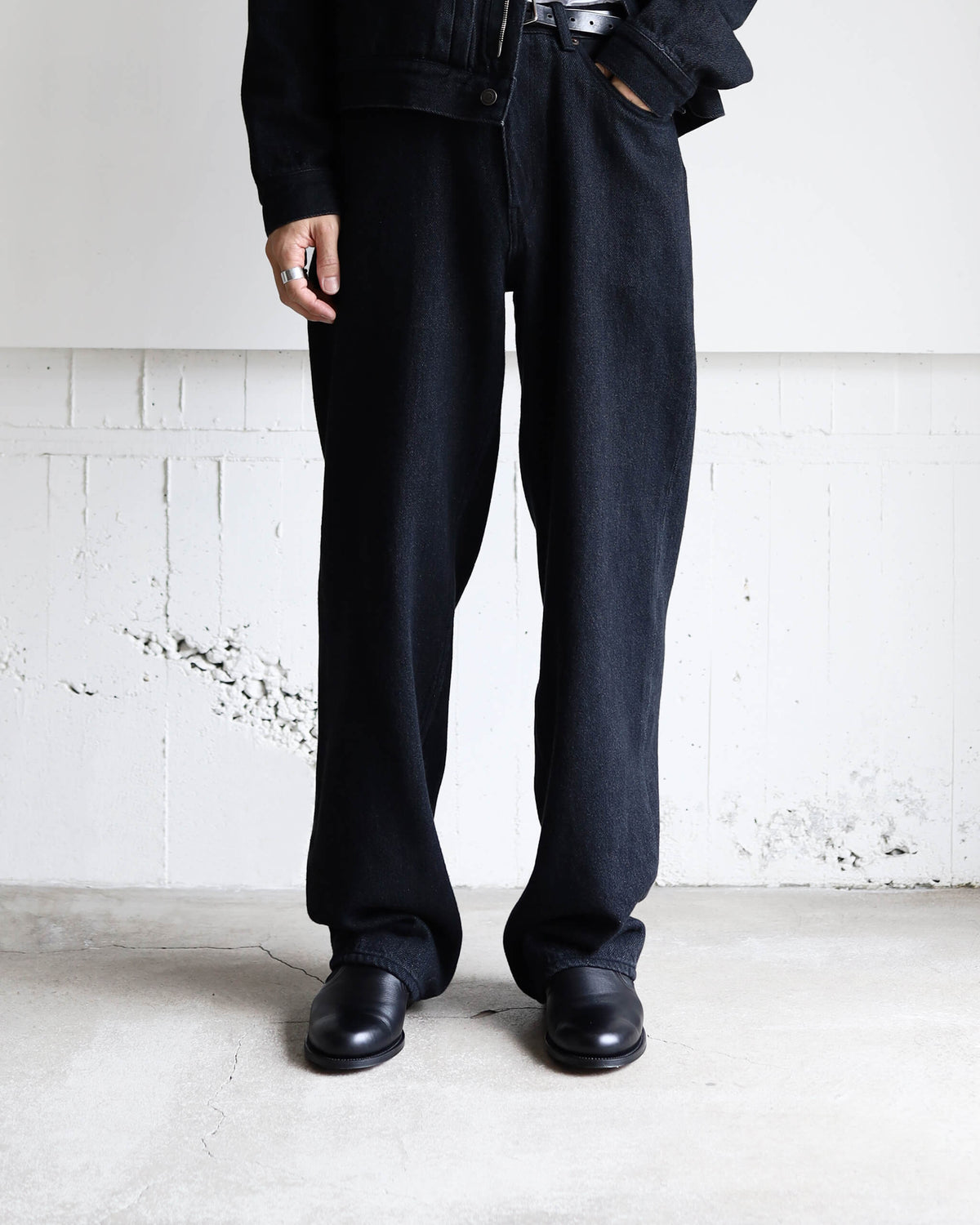 Type 001 Oxford Jeans "Black On Both Sides Marble Wash"