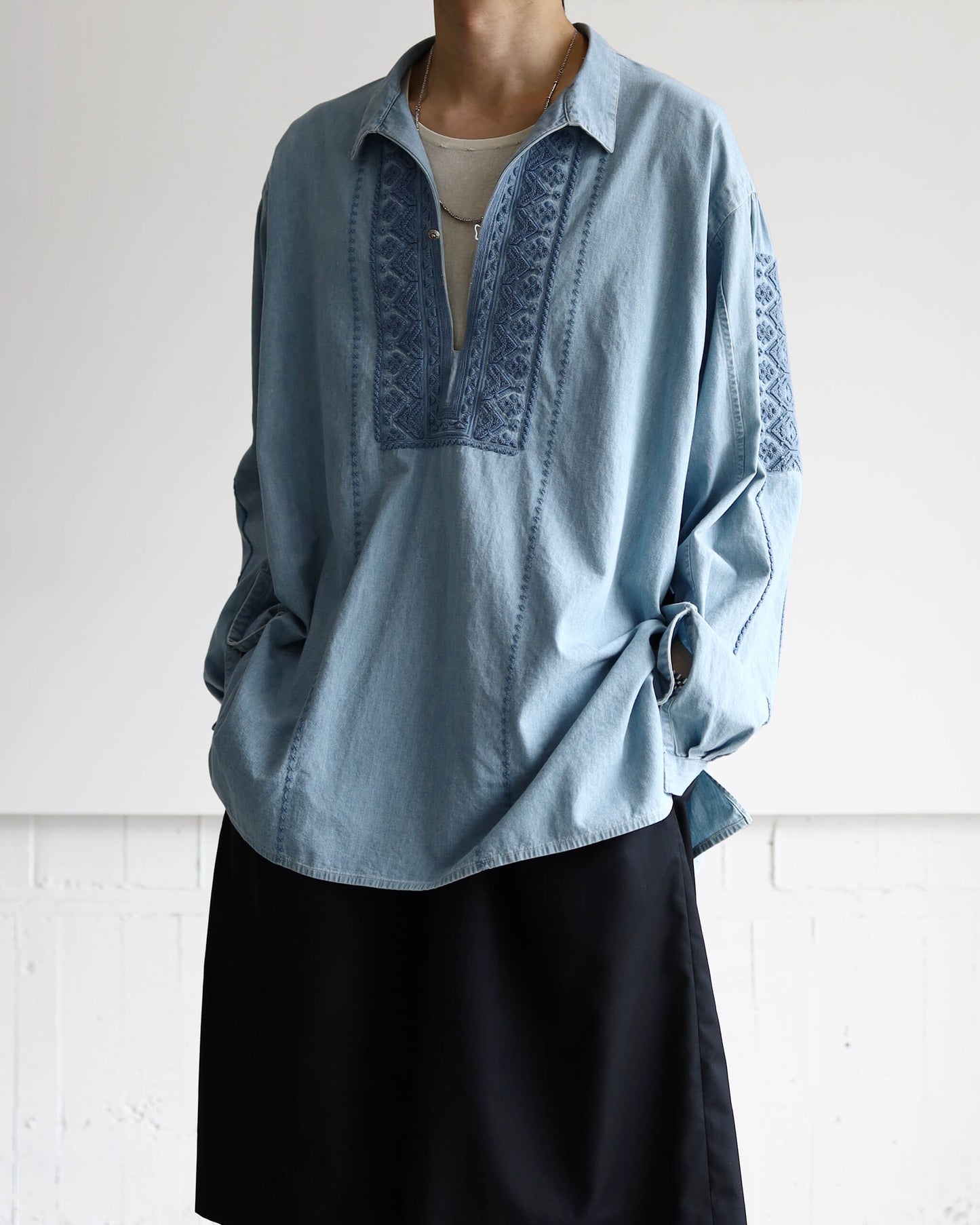 COTTON CHAMBRAY EMBROIDERY SKIPPER SHIRT "WASHED INDIGO"