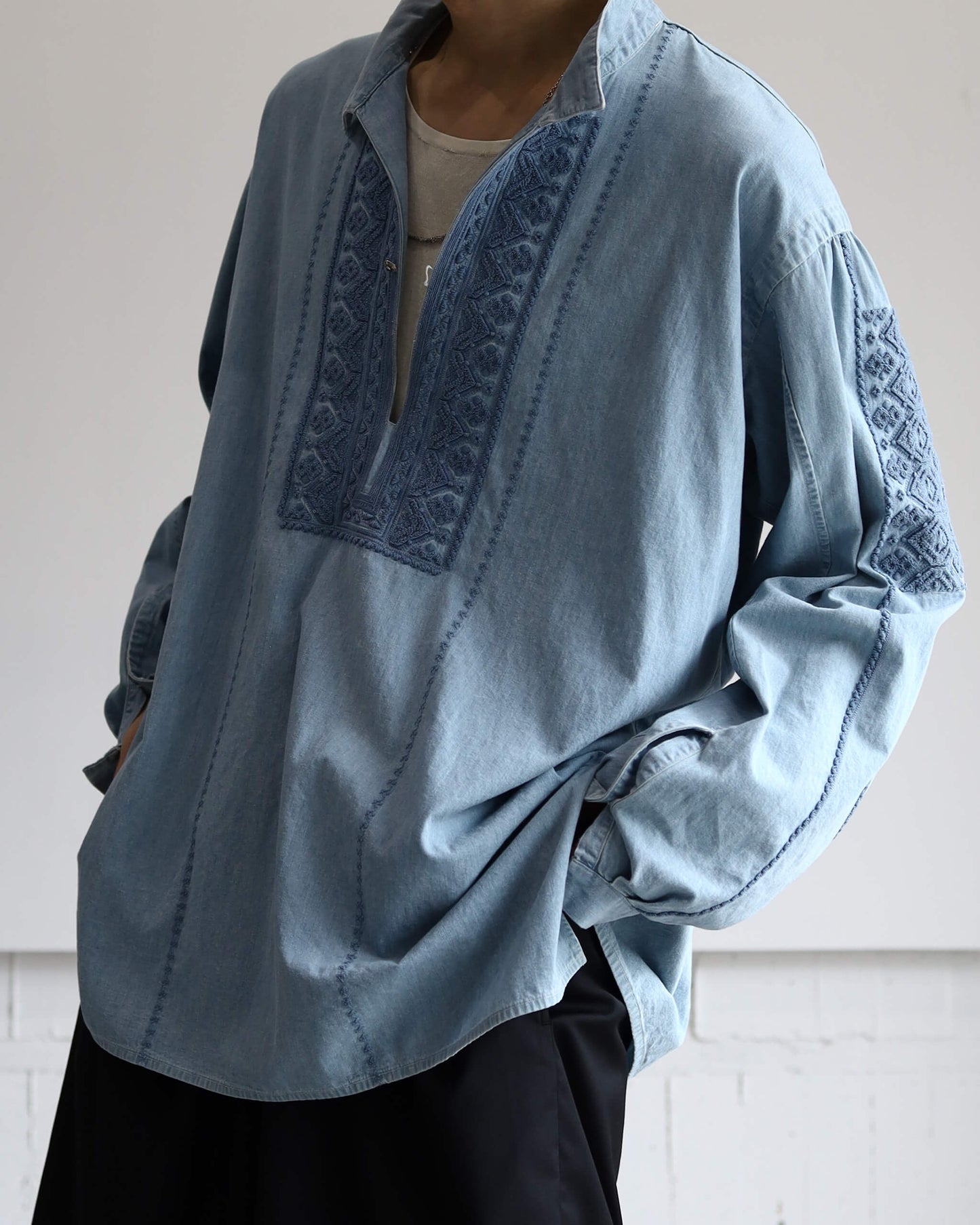 COTTON CHAMBRAY EMBROIDERY SKIPPER SHIRT "WASHED INDIGO"