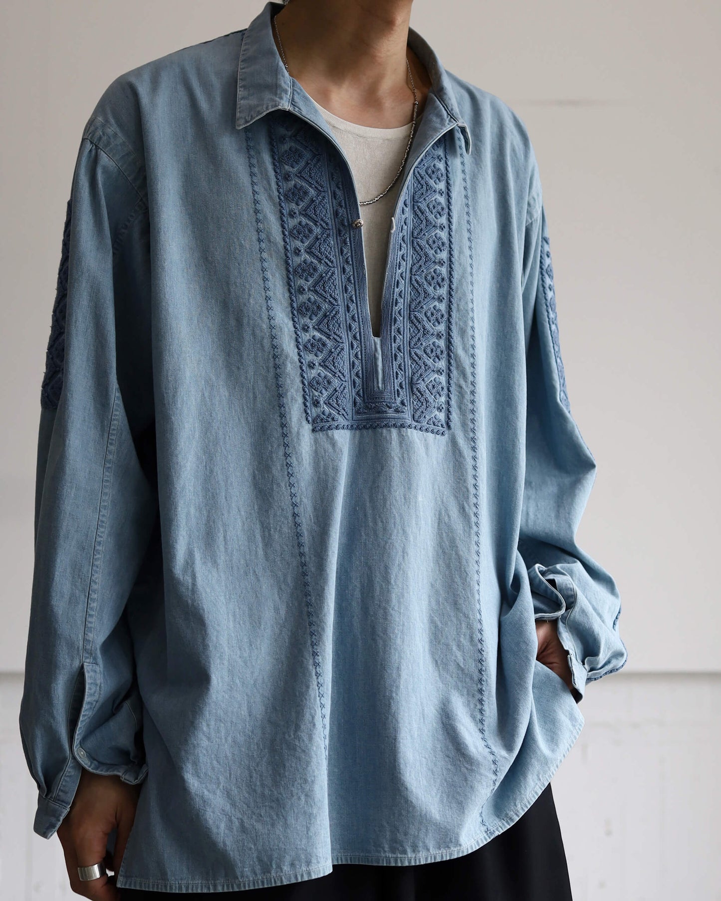 COTTON CHAMBRAY EMBROIDERY SKIPPER SHIRT "WASHED INDIGO"