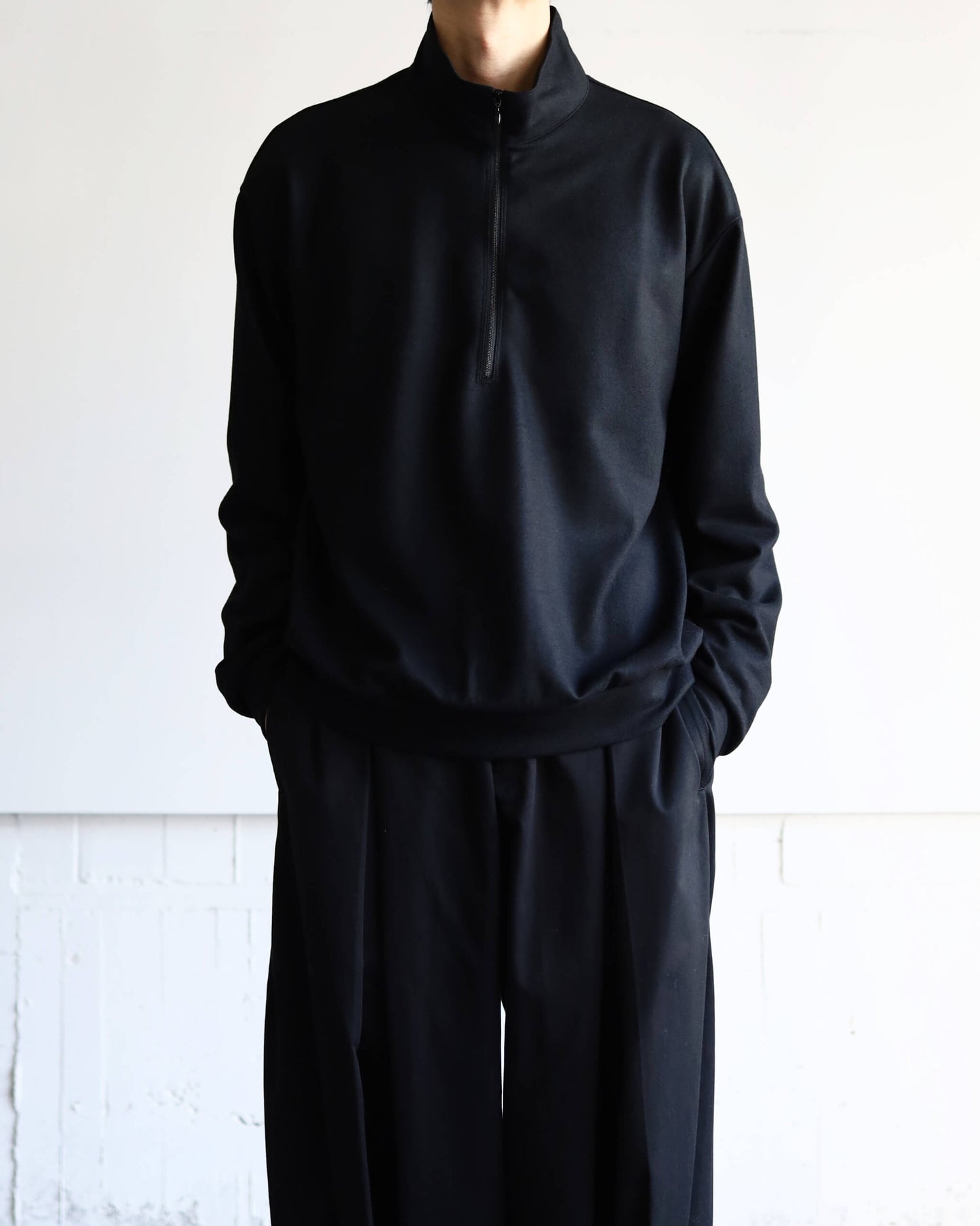 HALF ZIP STAND COLLAR SUPER 140s WOOL KNIT "BLACK"
