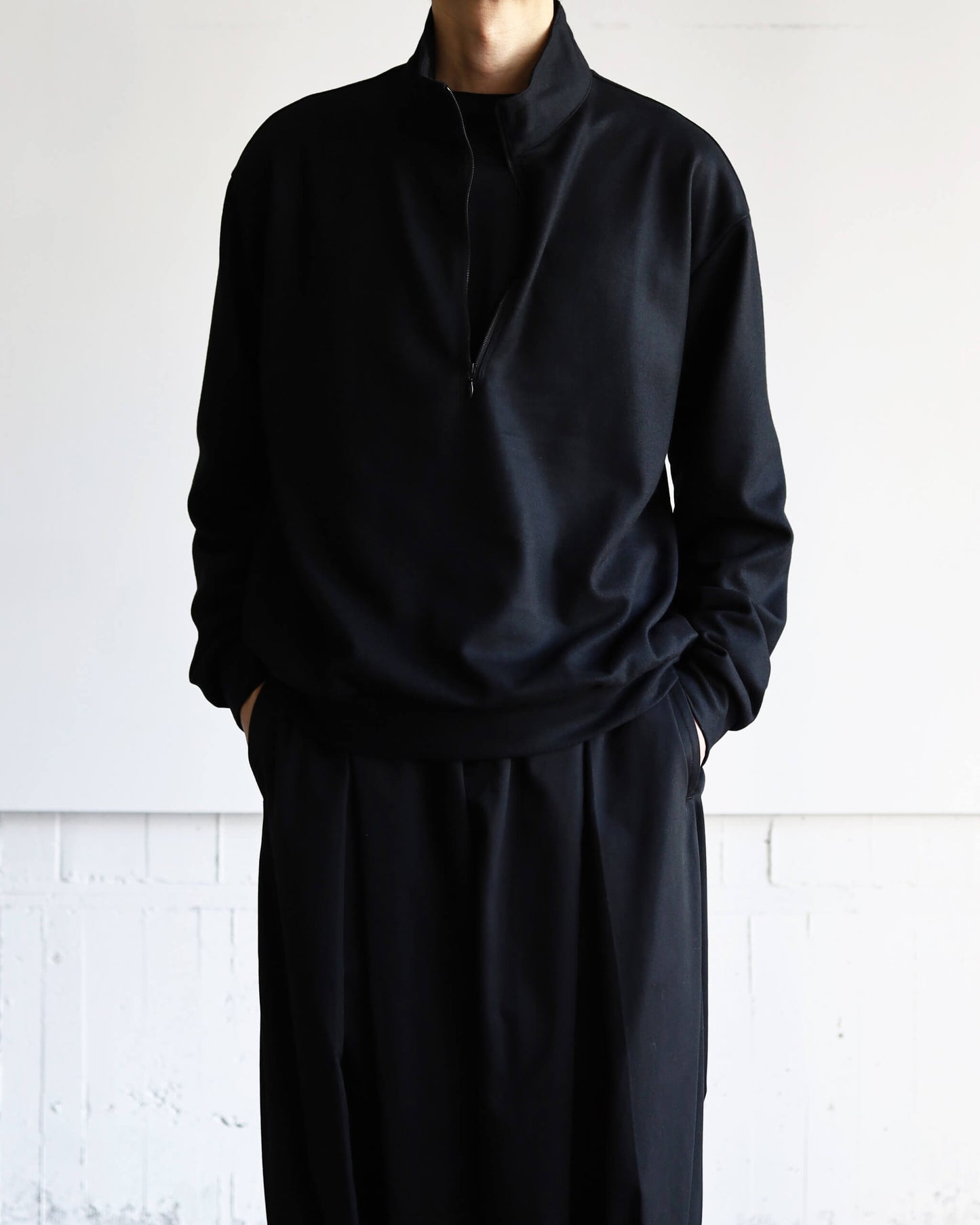 HALF ZIP STAND COLLAR SUPER 140s WOOL KNIT "BLACK"