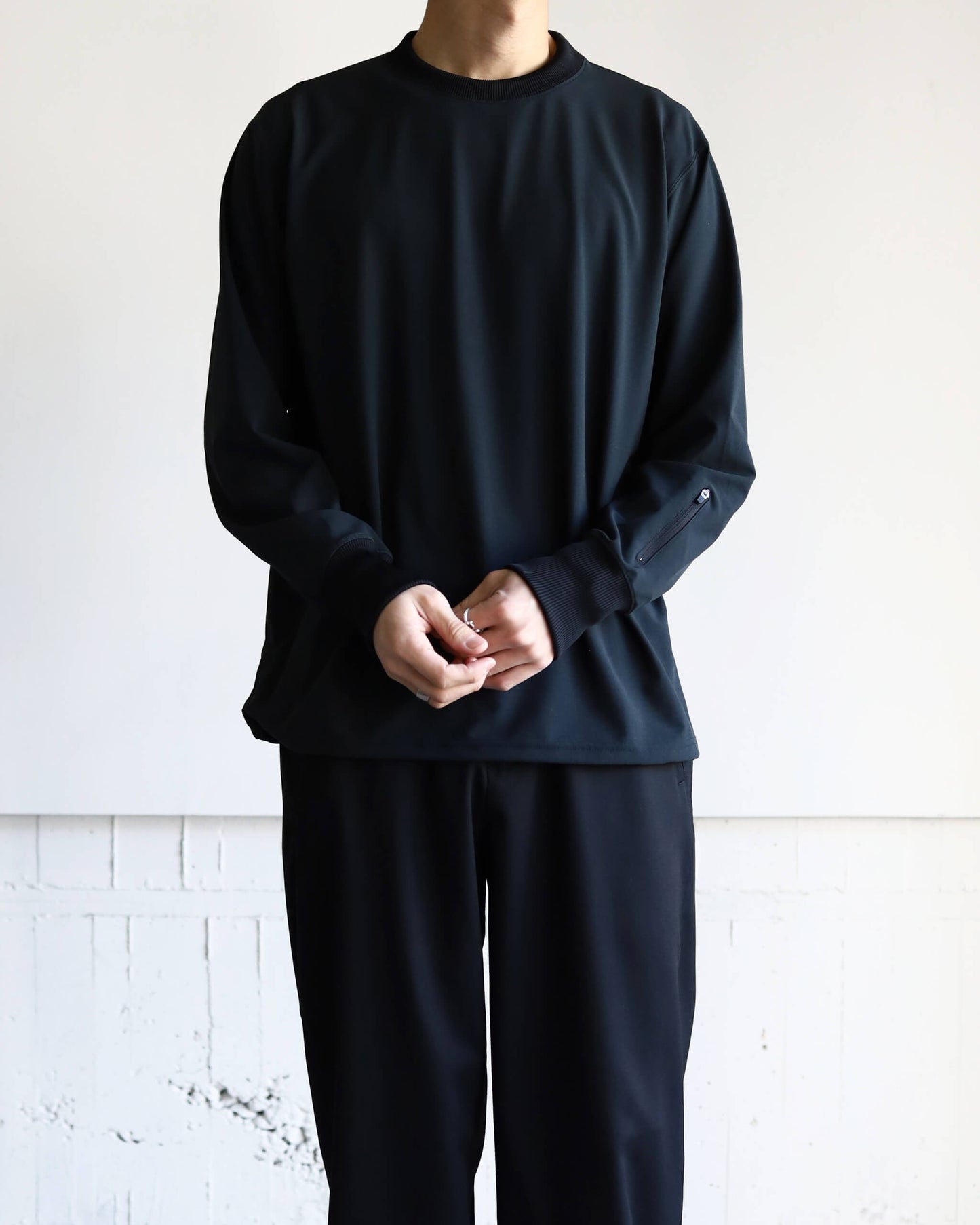 VOYAGER PULLOVER "BLACK"