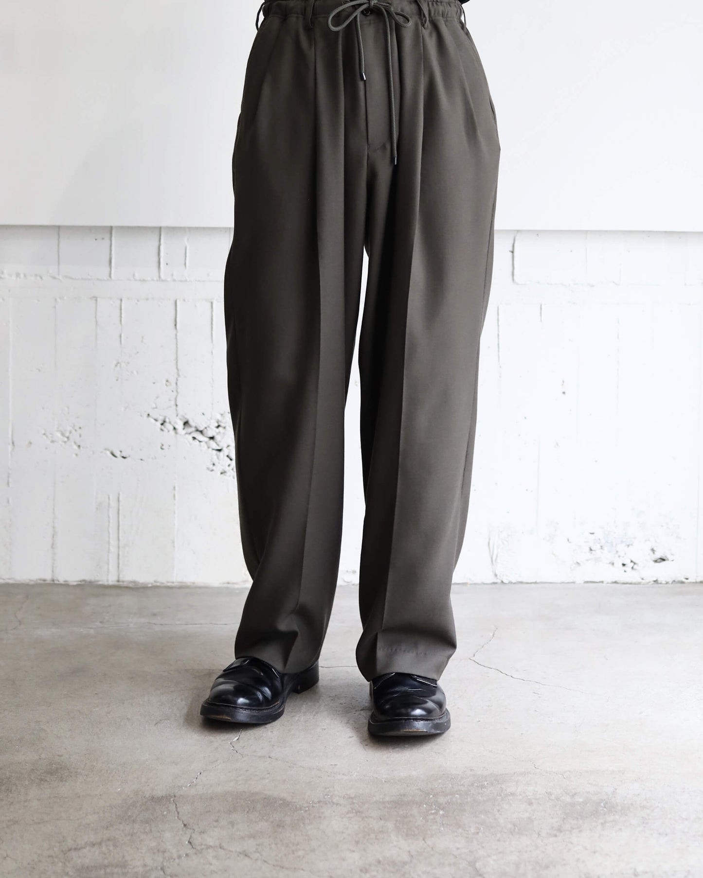 DOUBLE PLEATED EASY TROUSERS 2/80 ORGANIC WOOL VIYELLA "OLIVE"