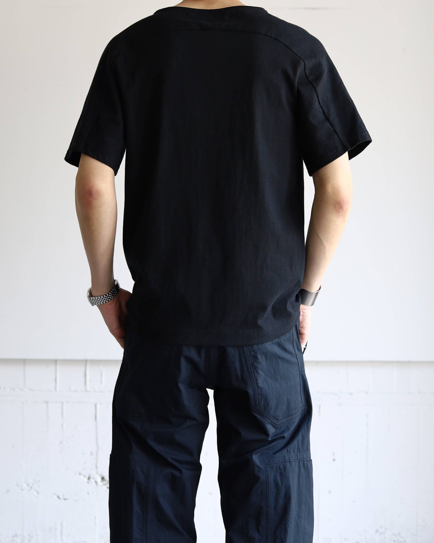 Half Sleeve T-shirts "Black"