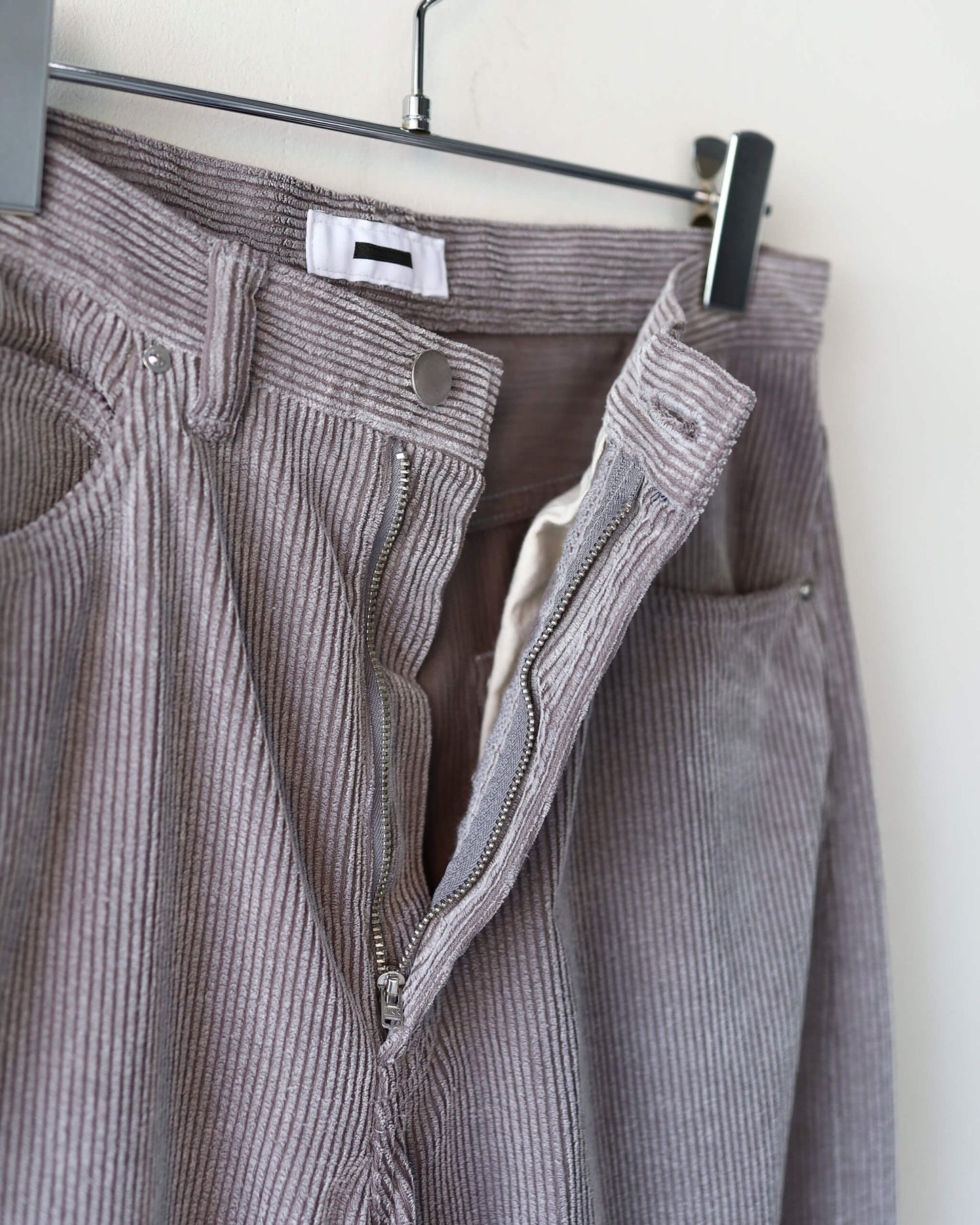 FLOCKY CORDUROY PANTS - WIDE "GREY × OFF WHITE"