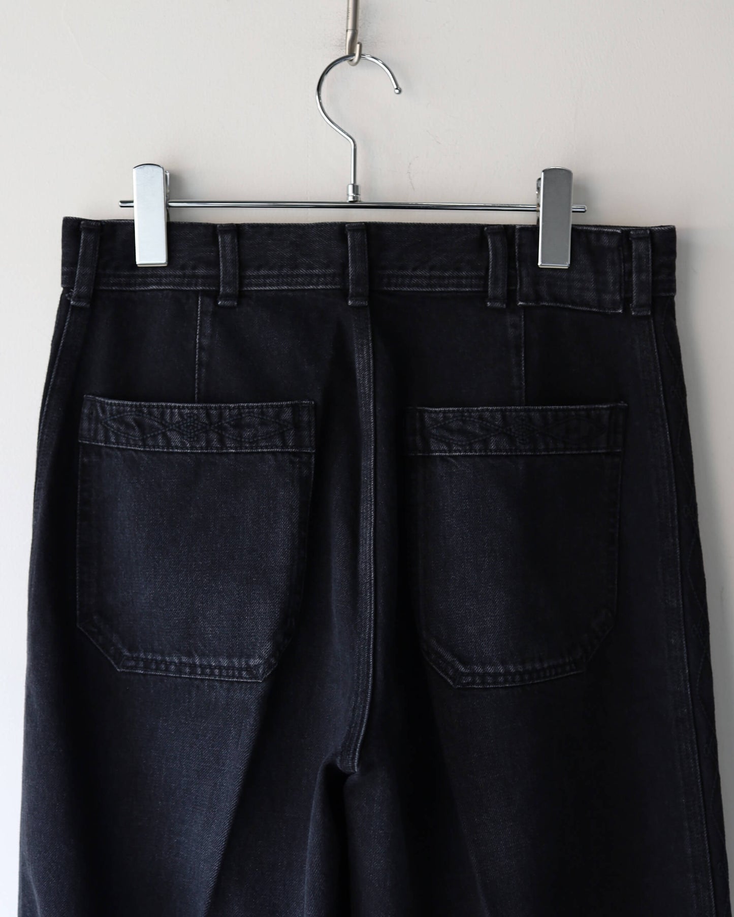 WIDE EMBROIDERY DENIM PANTS "WASHED BLACK"