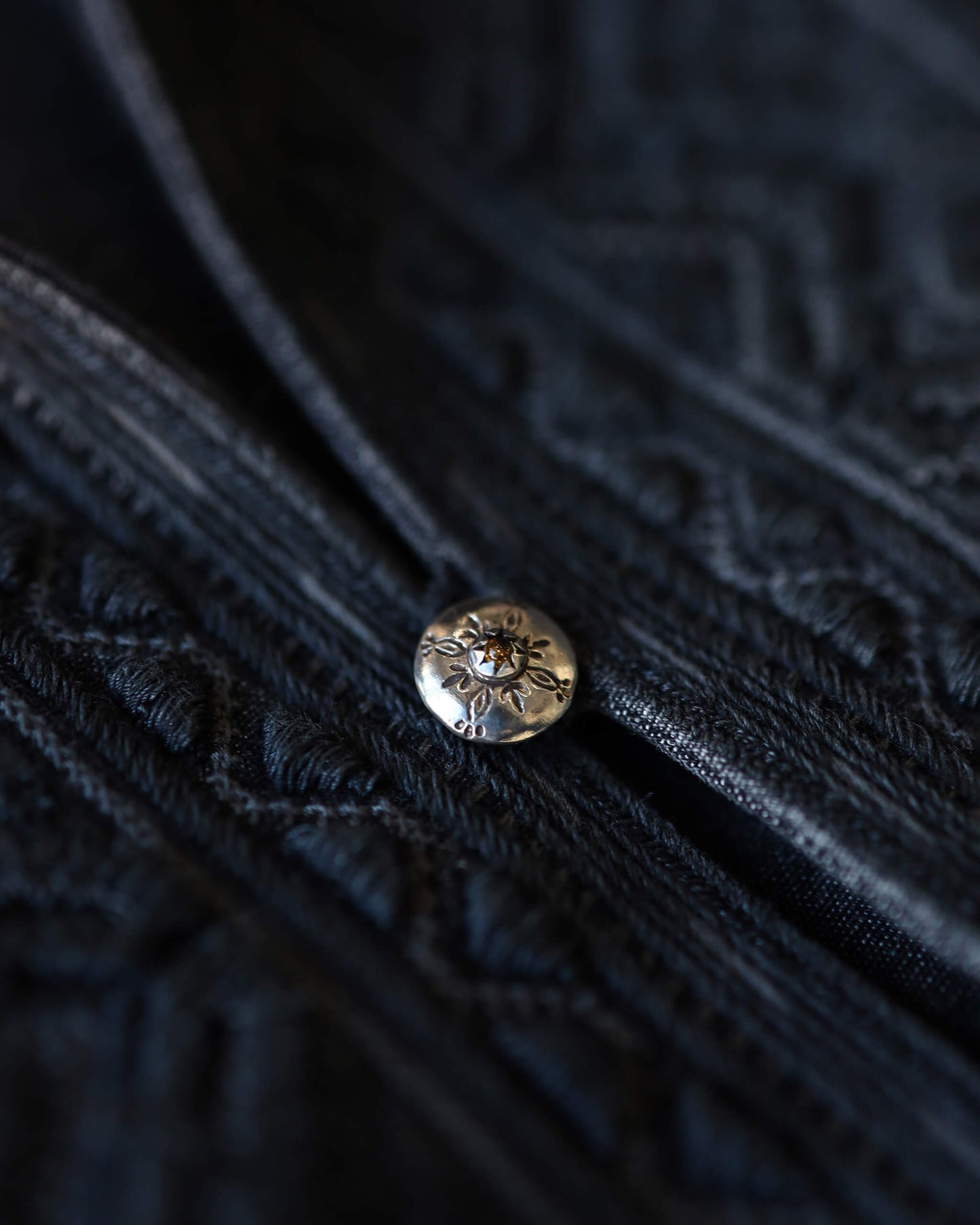 COTTON CHAMBRAY EMBROIDERY SKIPPER SHIRT "WASHED BLACK"