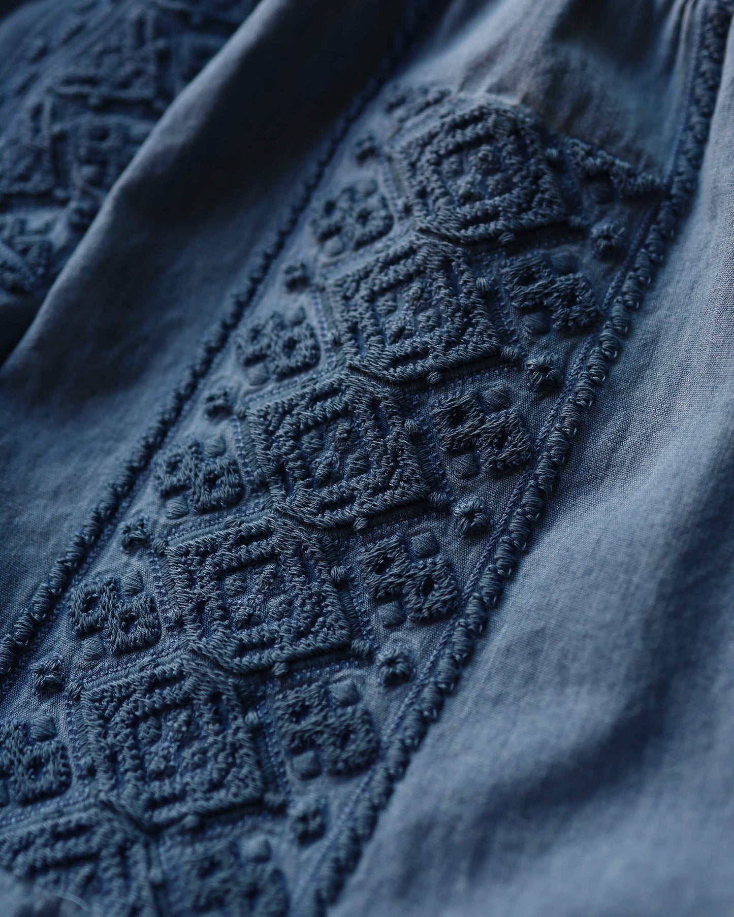 COTTON CHAMBRAY EMBROIDERY SKIPPER SHIRT "WASHED INDIGO"