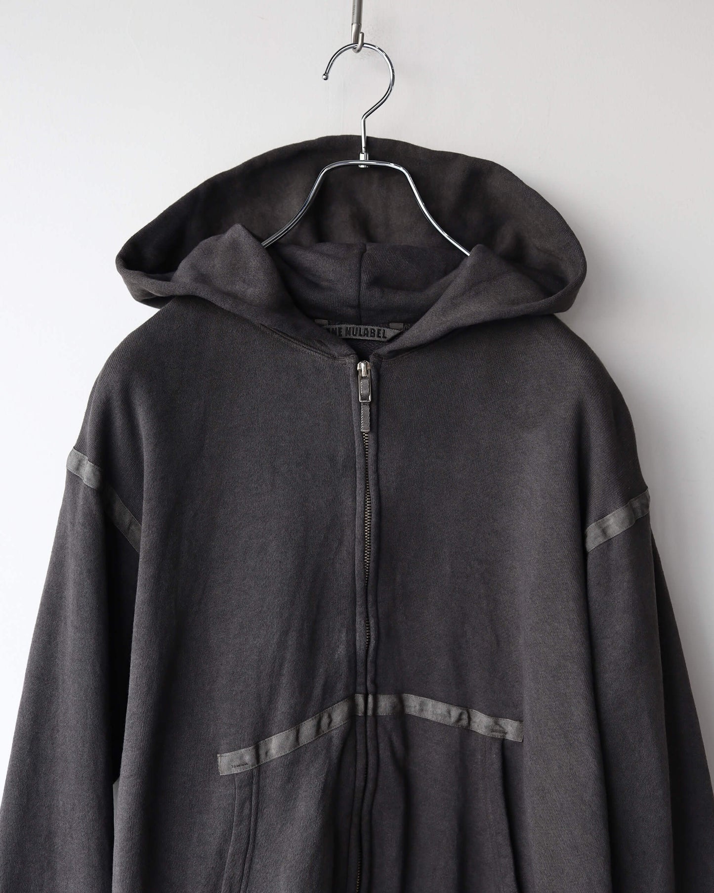 GARMENT DYED SWEAT HOODIE "KURE"