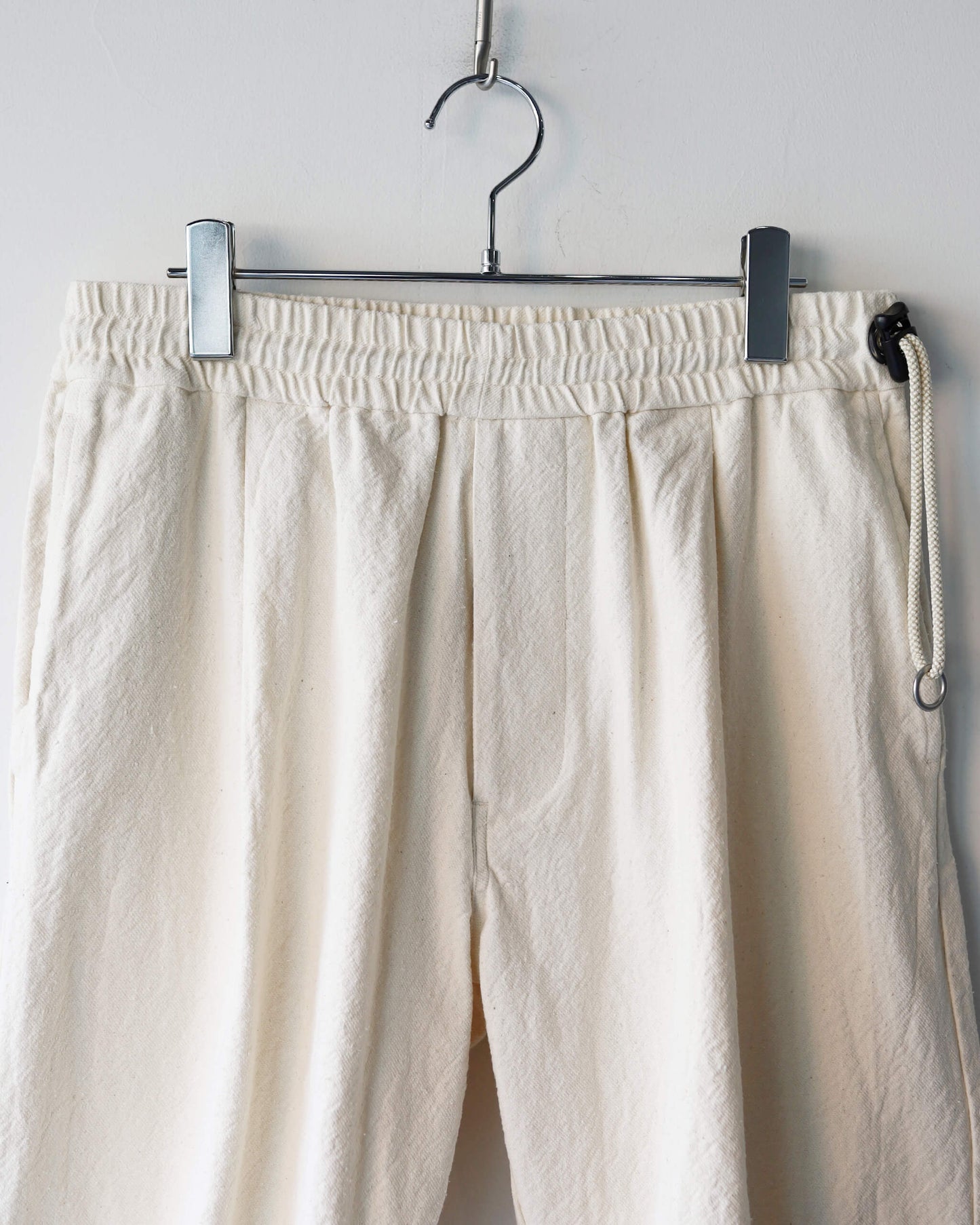 DEEP TUCK-SCN "IVORY"