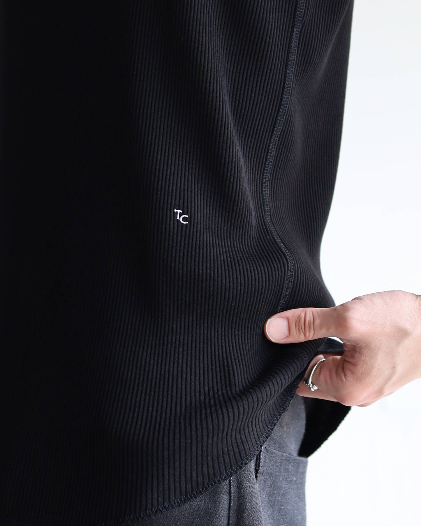 [Exclusive] SKIN TOP - MENS "BLACK"