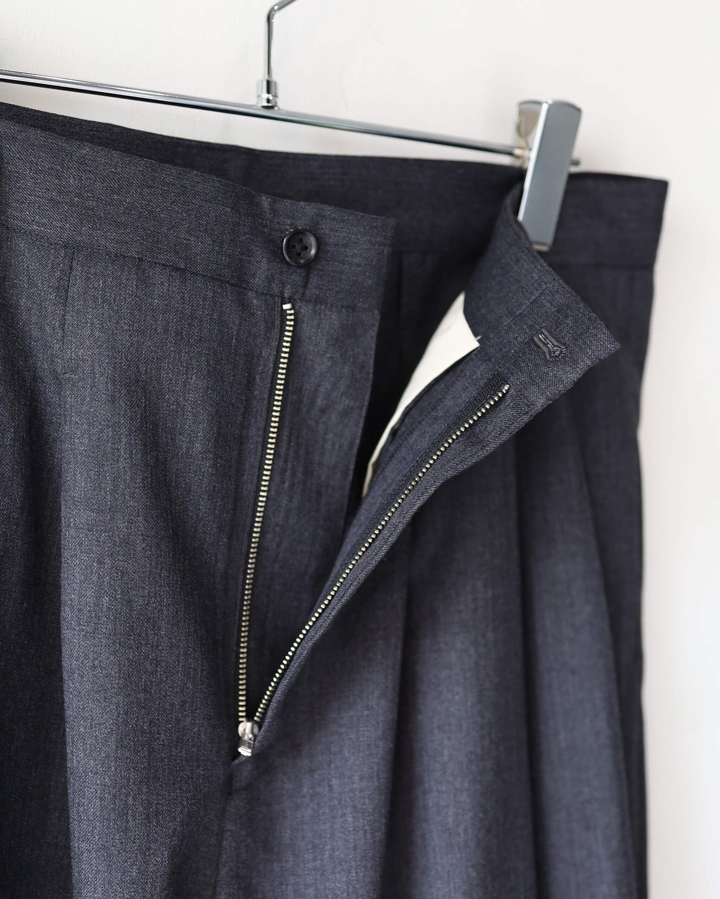 WOOL GABARDINE 3PLEAT WIDE SLACKS "CHARCOAL GRAY"