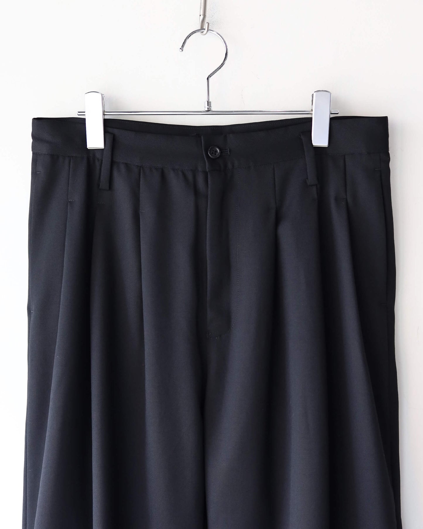 WOOL GABARDINE 3PLEAT WIDE SLACKS "BLACK"