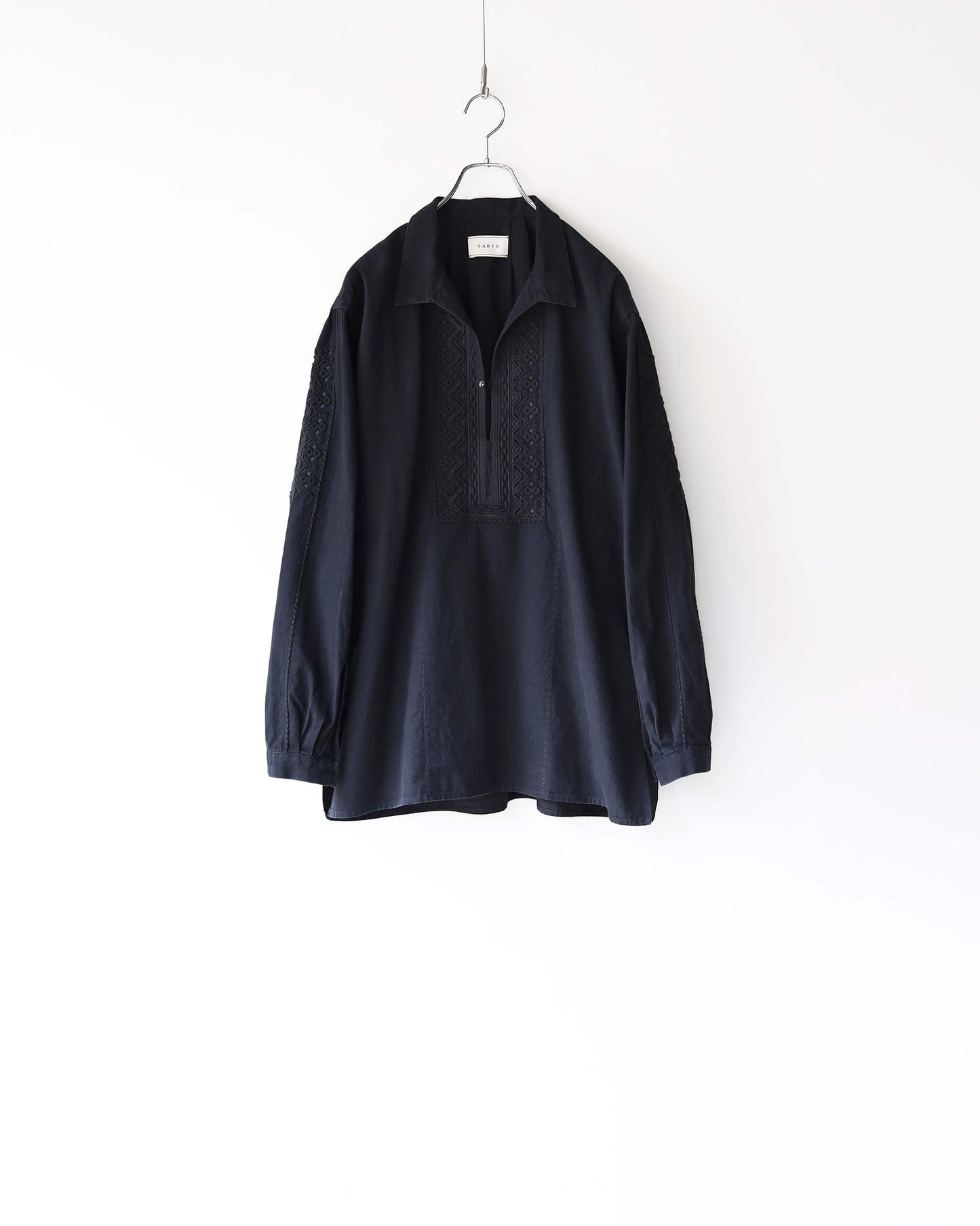COTTON CHAMBRAY EMBROIDERY SKIPPER SHIRT "BLACK"
