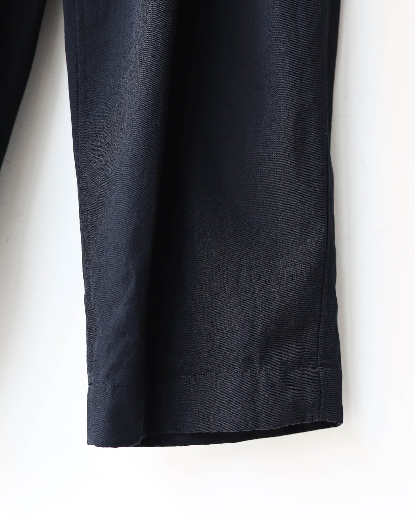 WOOL SILK GABARDINE / RELAXED TROUSER "BLACK"