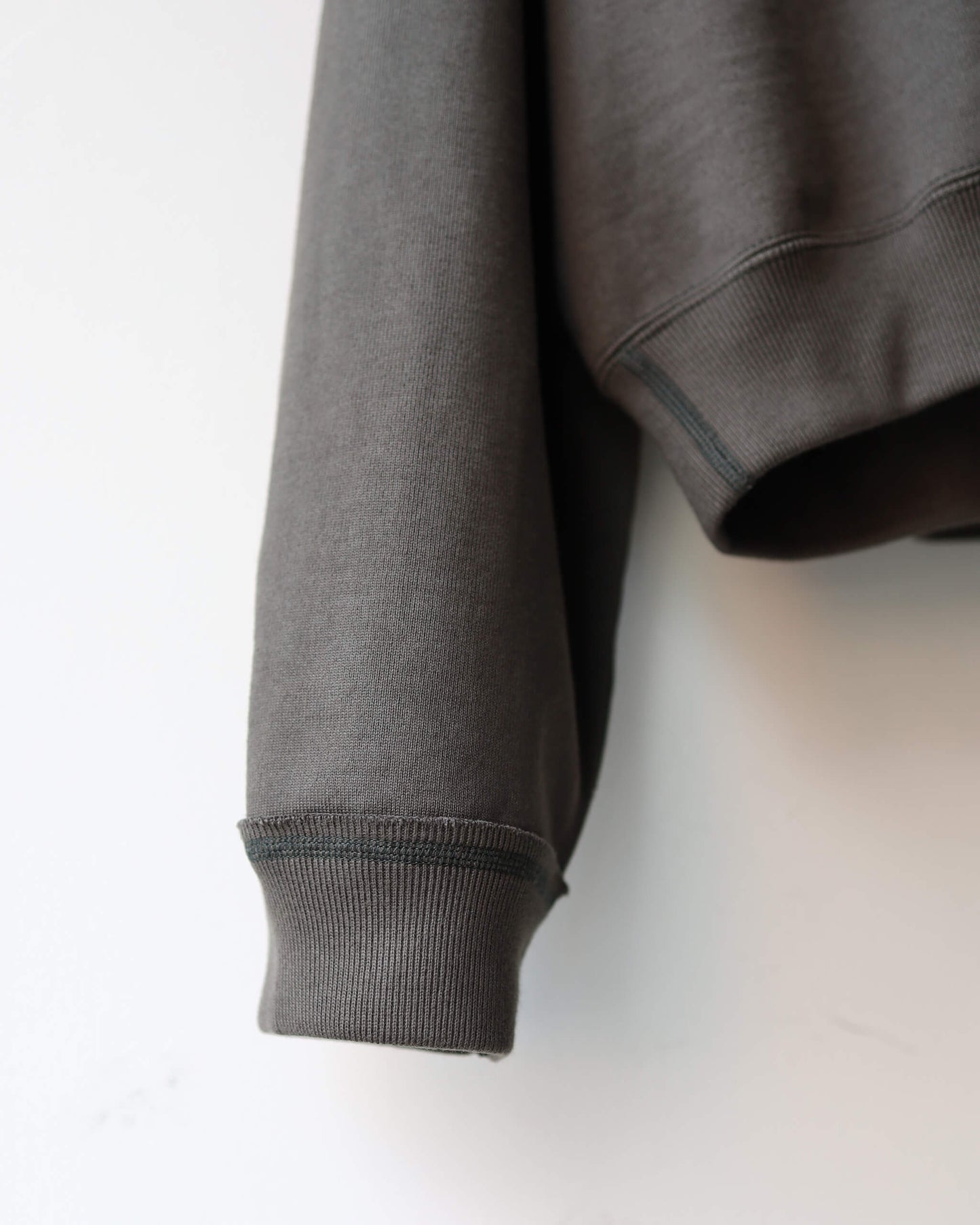 HUGE SWEAT SHORT ORGANIC COTTON HEAVY FLEECE "CHARCOAL"