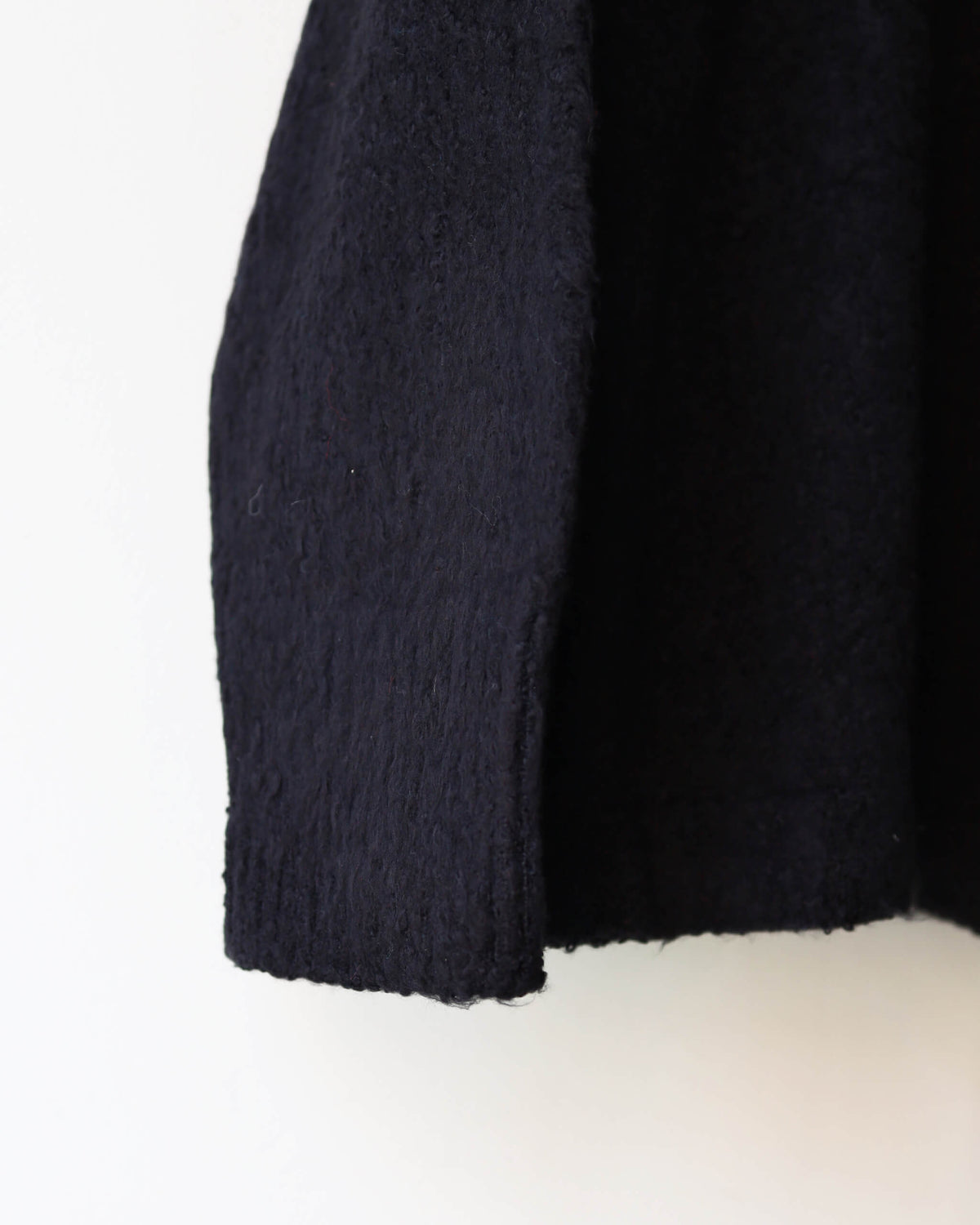 HEM-SLIT KNIT PULLOVER "Bk"