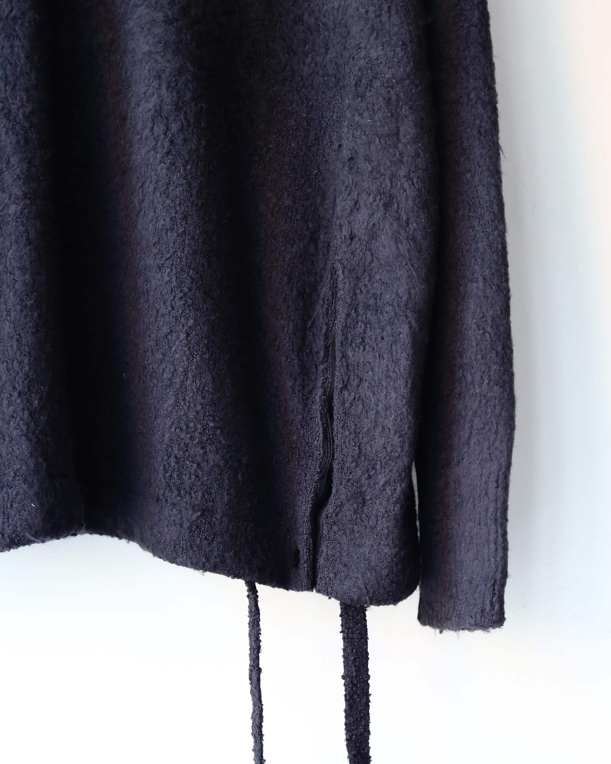 HEM-SLIT KNIT PULLOVER "Bk"