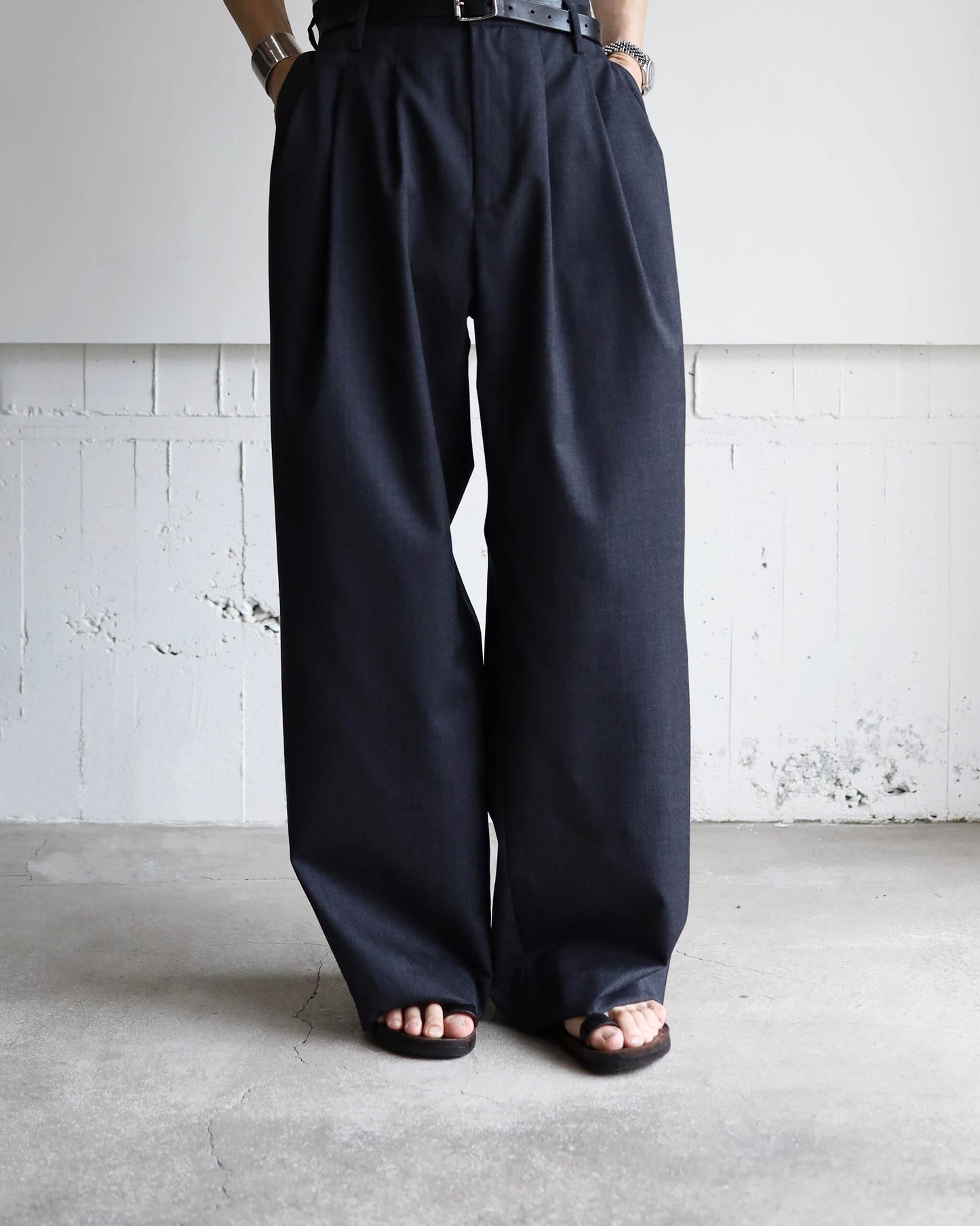 WOOL GABARDINE 3PLEAT WIDE SLACKS "CHARCOAL GRAY"