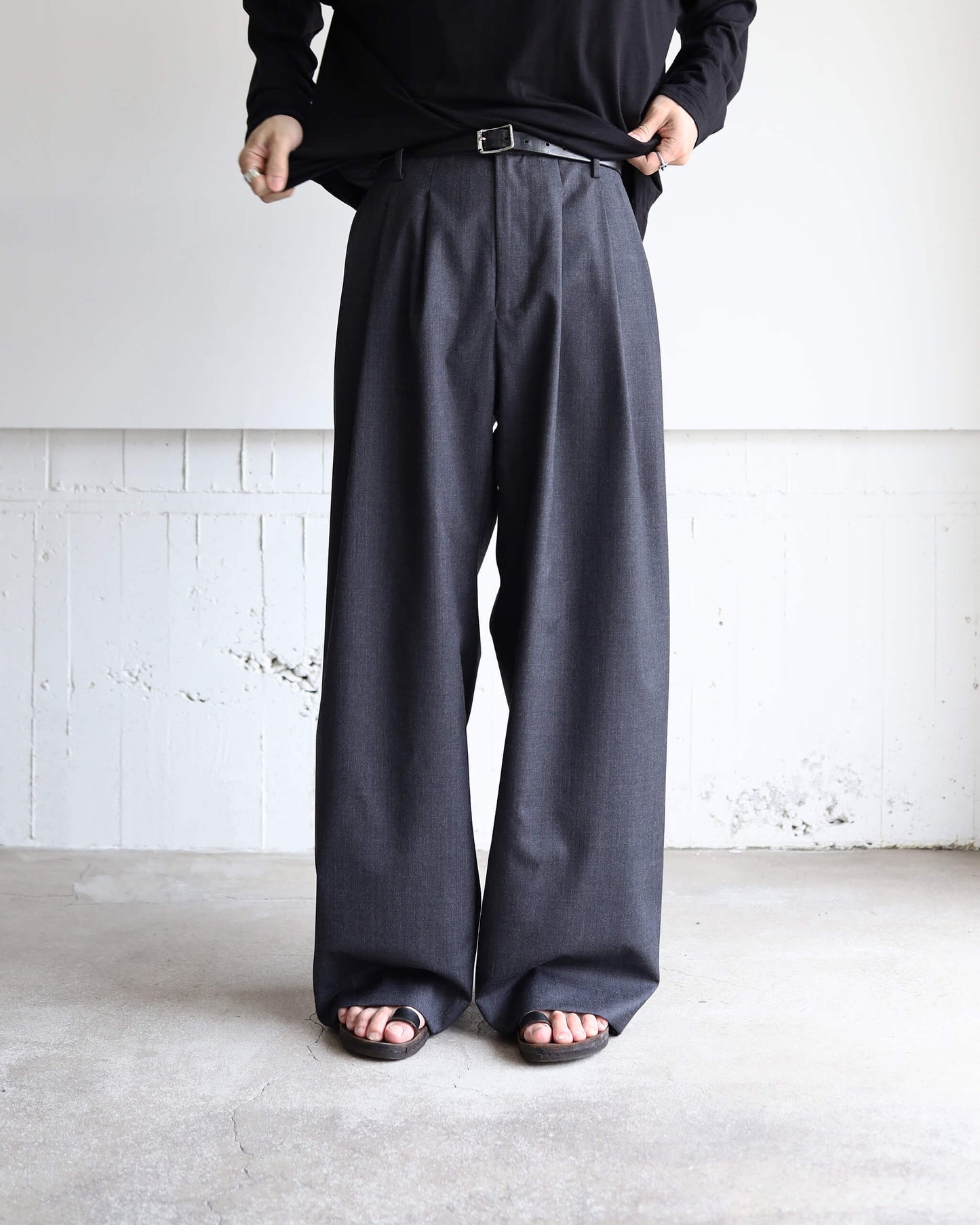 WOOL GABARDINE 3PLEAT WIDE SLACKS "CHARCOAL GRAY"