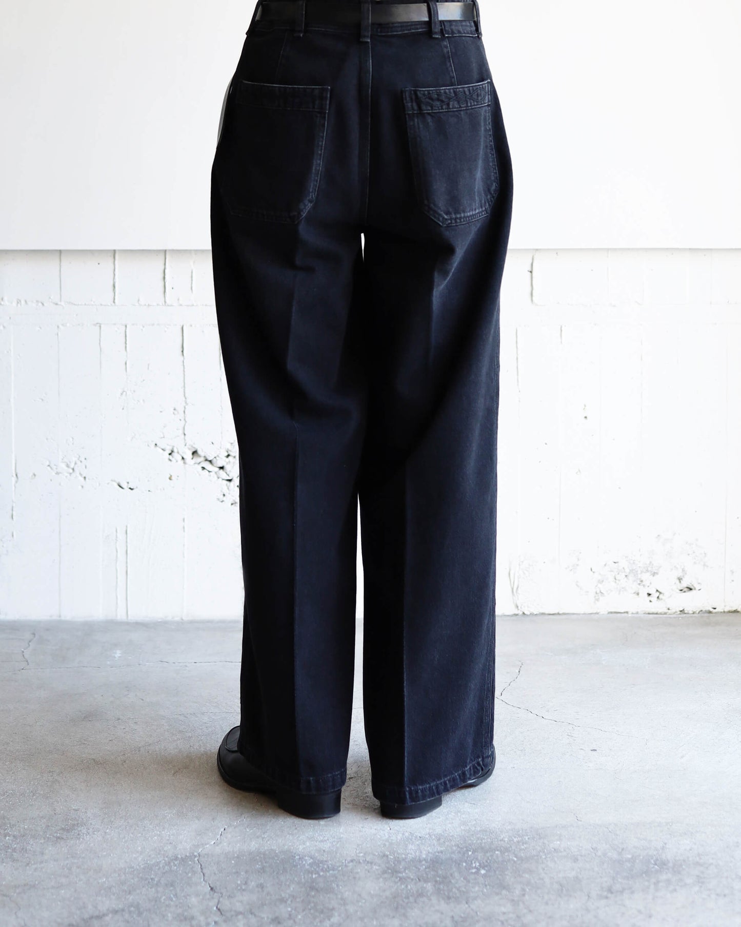WIDE EMBROIDERY DENIM PANTS "WASHED BLACK"