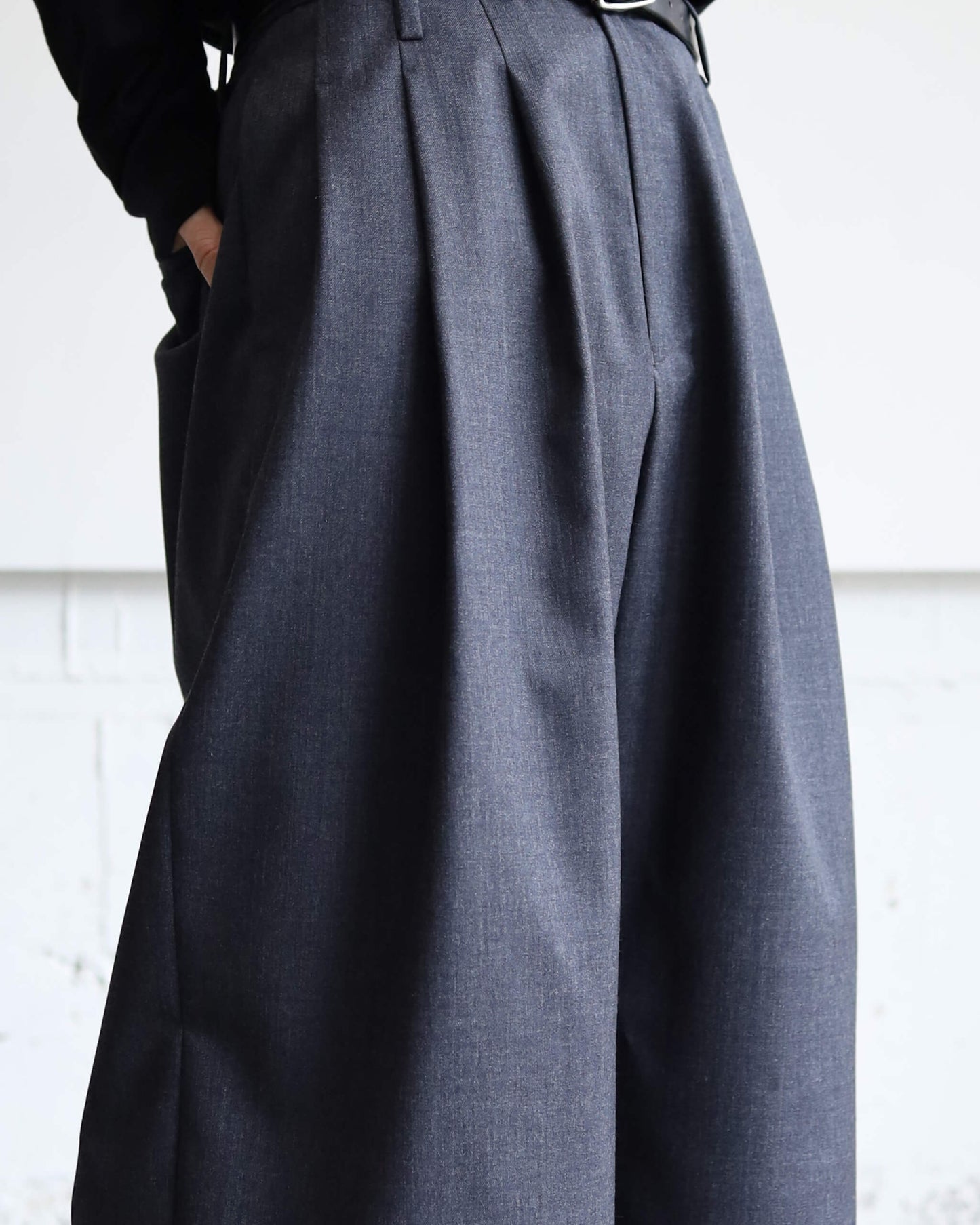 WOOL GABARDINE 3PLEAT WIDE SLACKS "CHARCOAL GRAY"