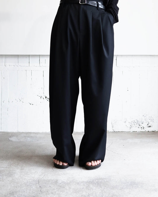 WOOL GABARDINE 3PLEAT WIDE SLACKS "BLACK"