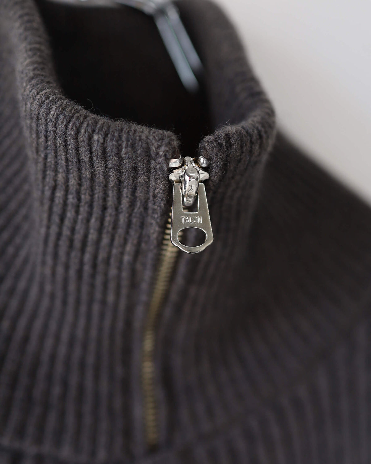 FULL CARDIGAN STITCH HIGH NECK ZIP JACKET "SHADOW"