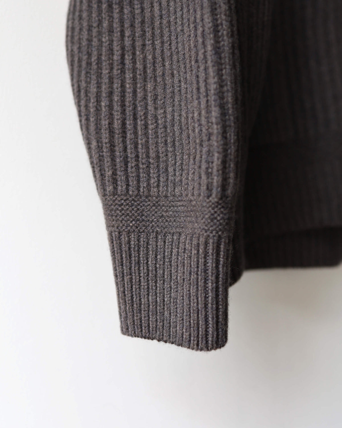 FULL CARDIGAN STITCH HIGH NECK ZIP JACKET "SHADOW"