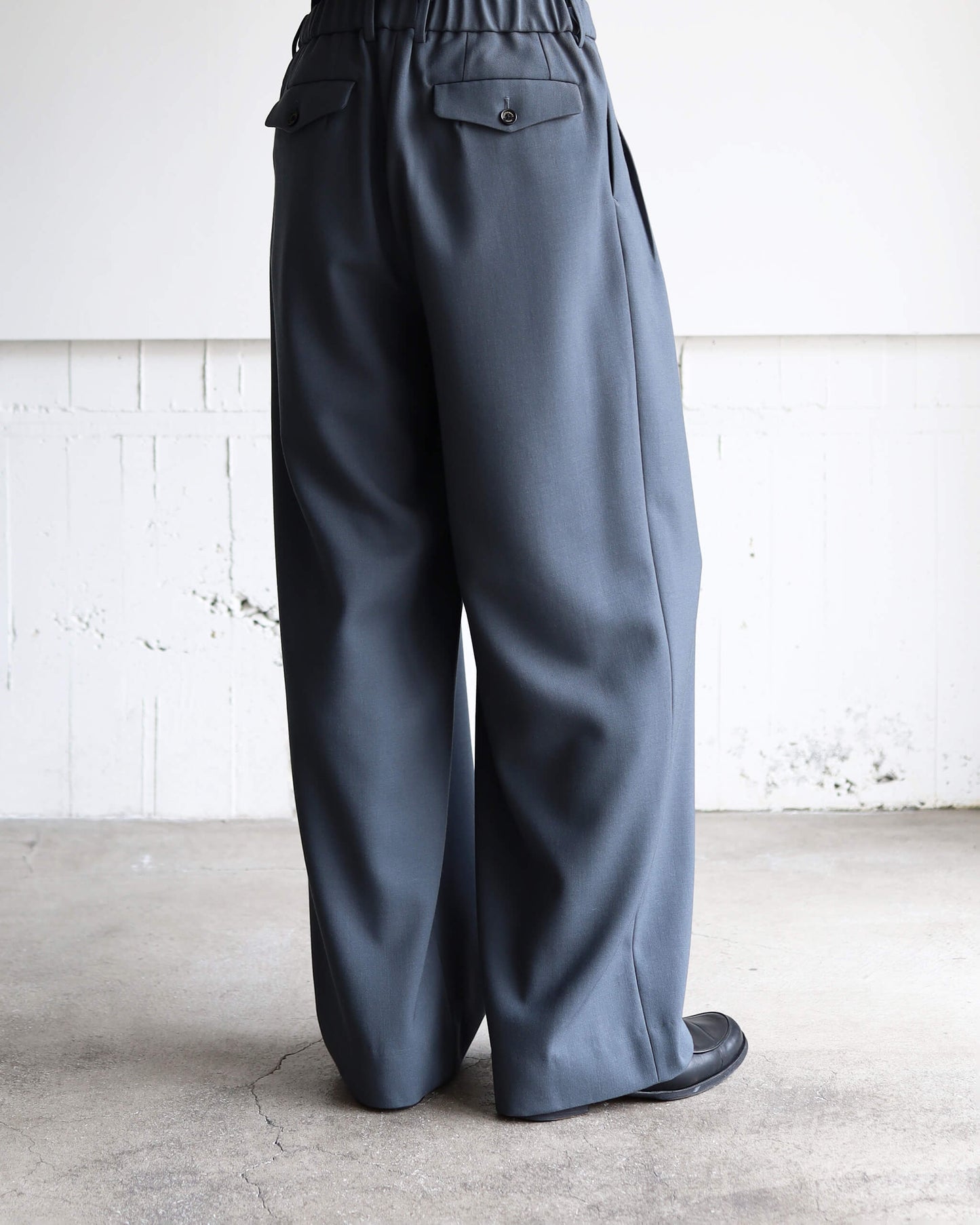 TRIPLE PLEATED WIDE TROUSERS ORGANIC WOOL SURVIVAL CLOTH®︎ "DOLPHIN GRAY"
