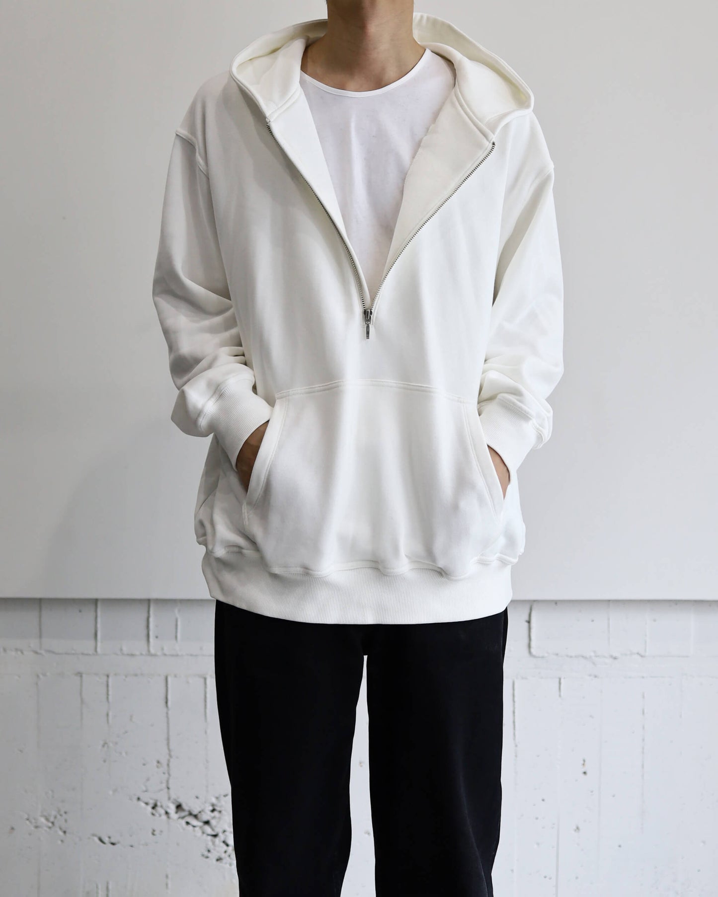 HALF ZIP HOODY "WHITE"