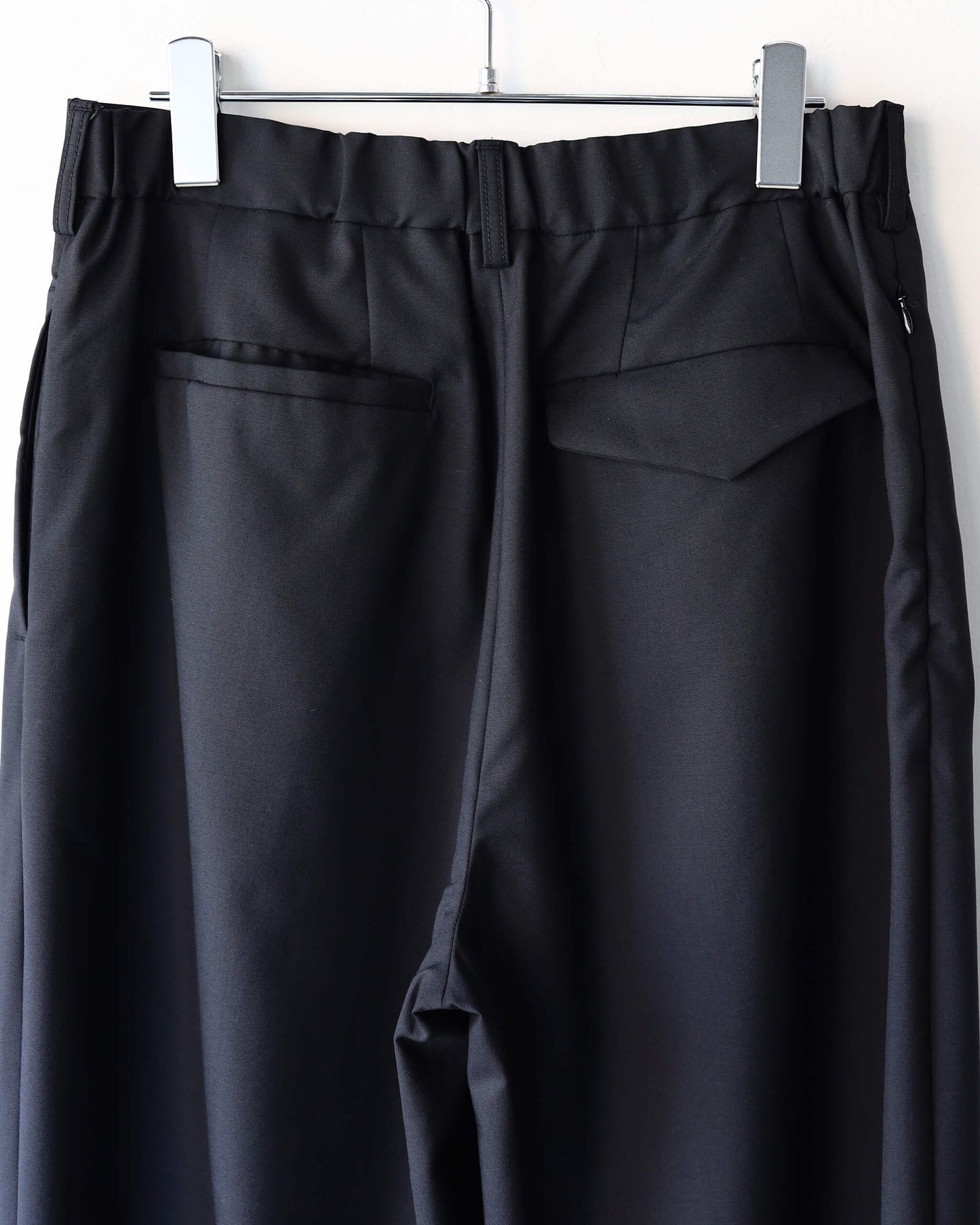 3 TUCK SLACKS "BLACK"