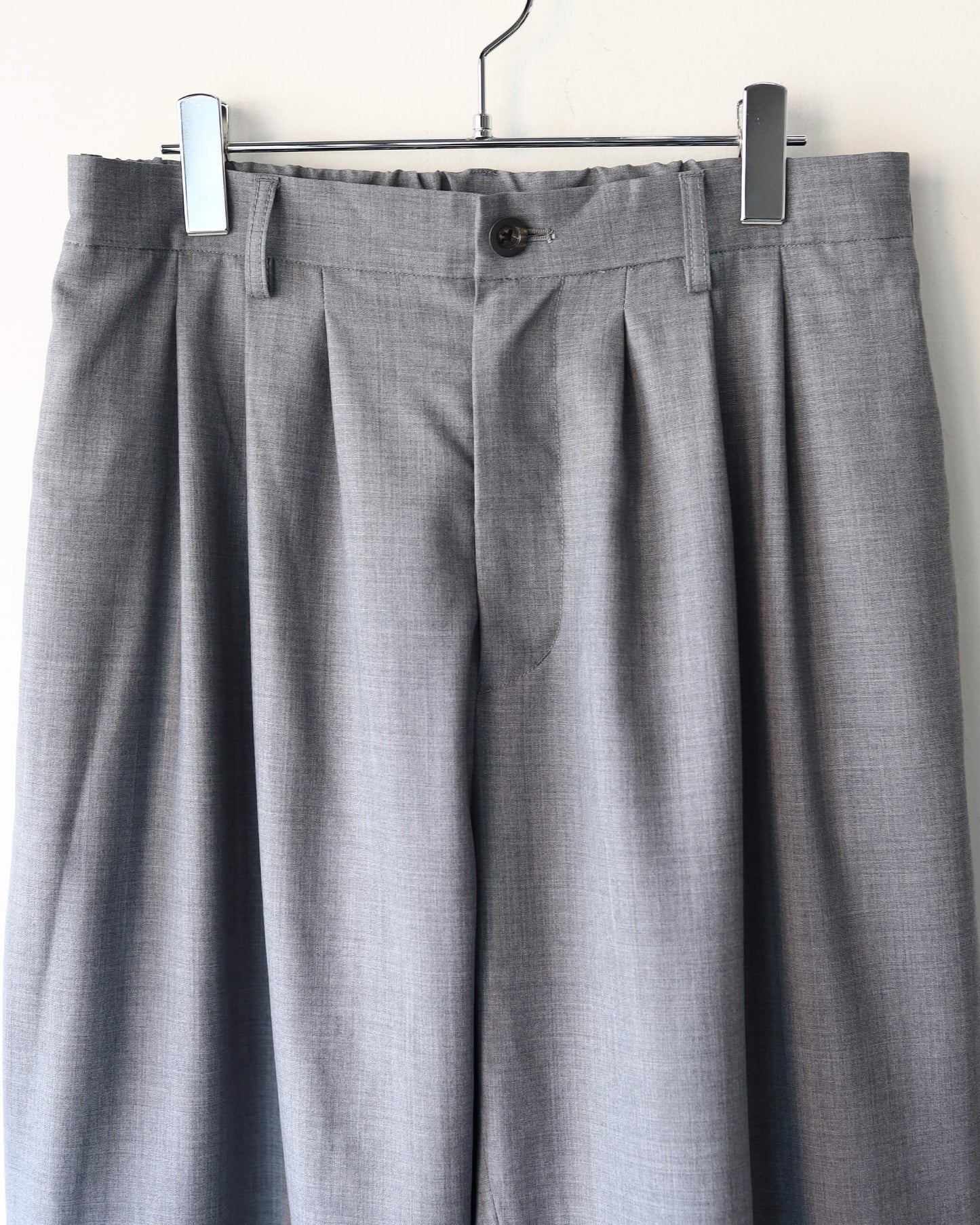 3 TUCK SLACKS "GRAY"