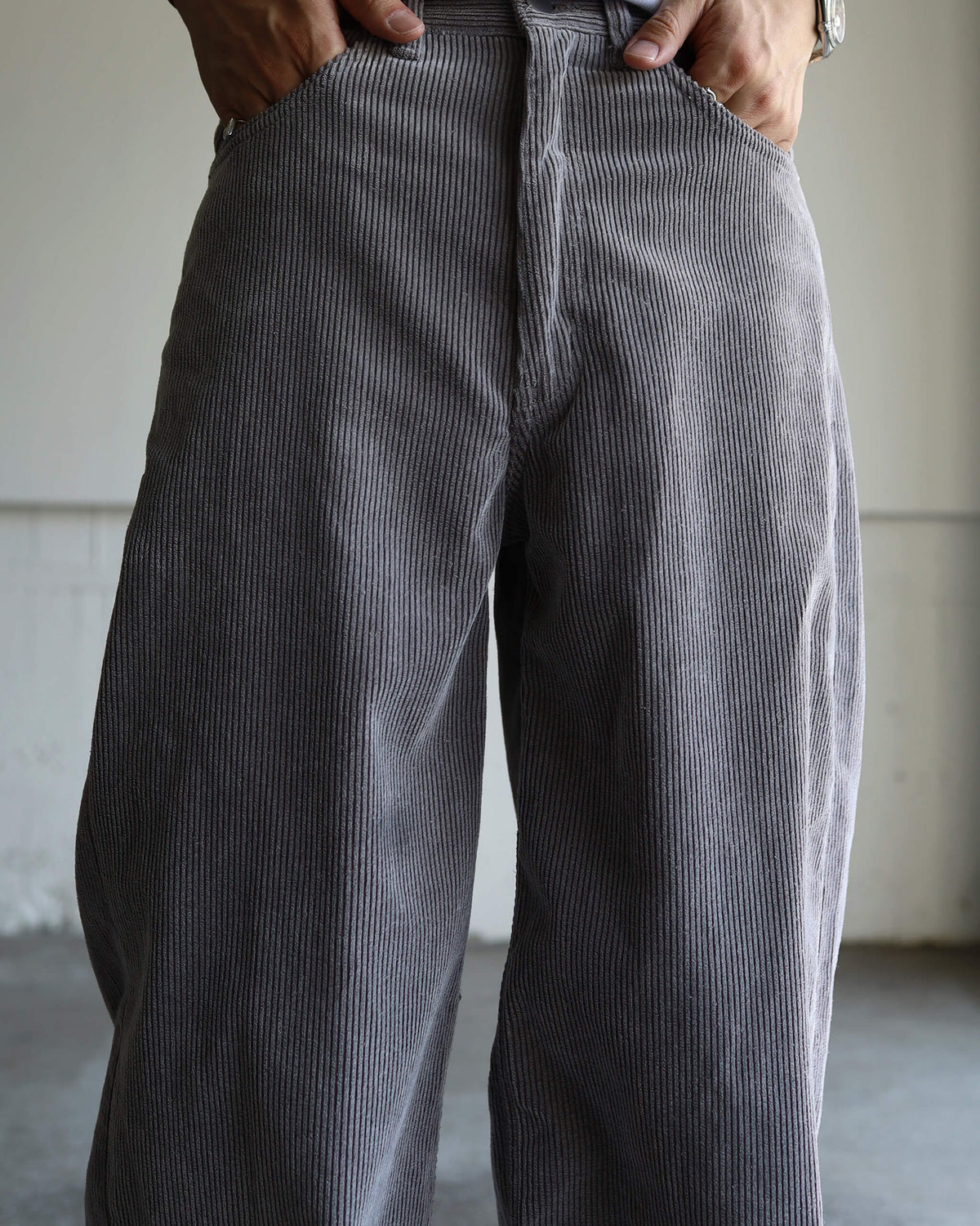 FLOCKY CORDUROY PANTS - WIDE "GREY × OFF WHITE"
