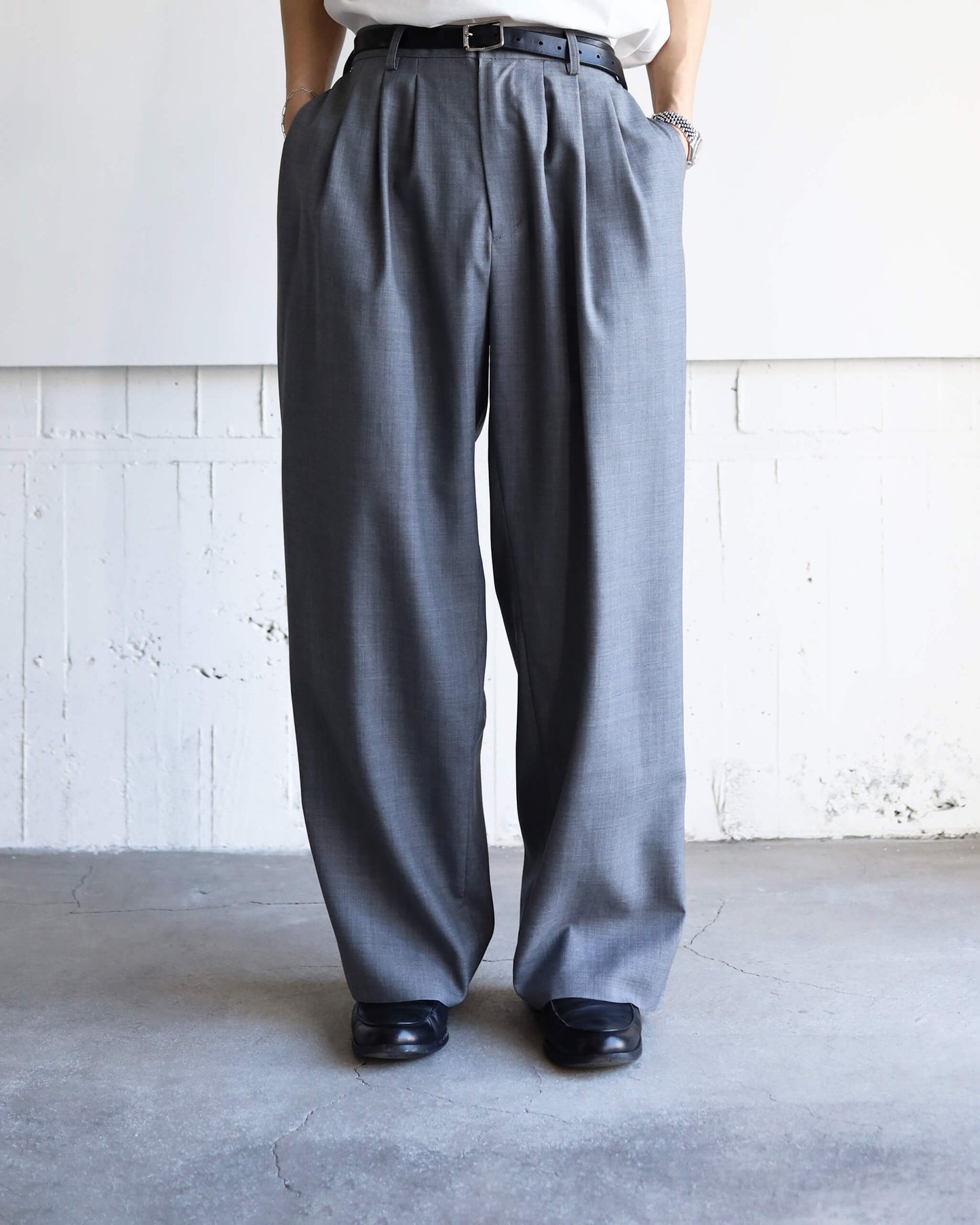 3 TUCK SLACKS "GRAY"