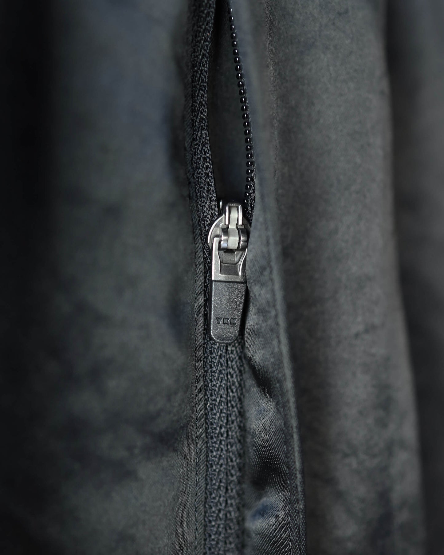 V-SATIN 2T SLACKS "BLACK"