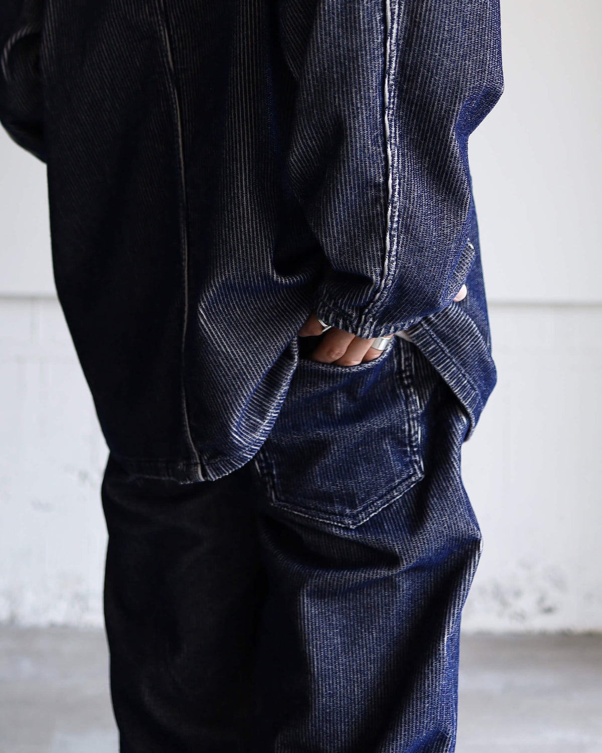 FLOCKY CORDUROY WORK JACKET "LIGHT GREY × NAVY"