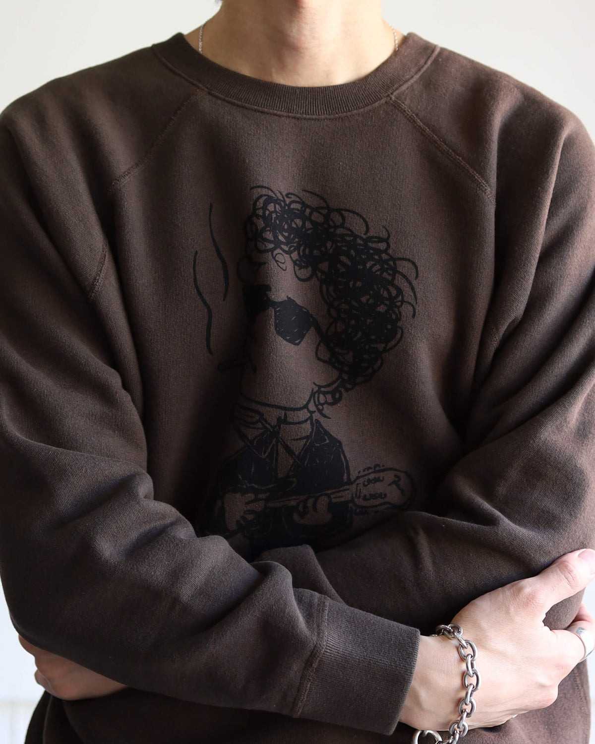 SINGER-SONG WRITER PRINT SWEATSHIRT "SHADOW"