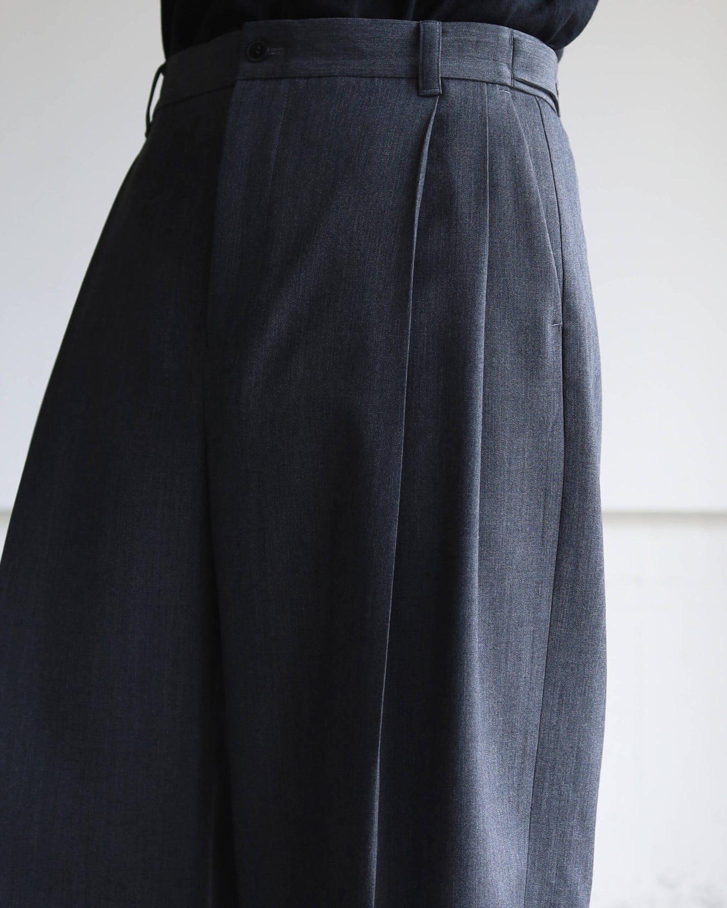 MAKOTO TROUSERS -PLEATED WIDE- "CHARCOAL"