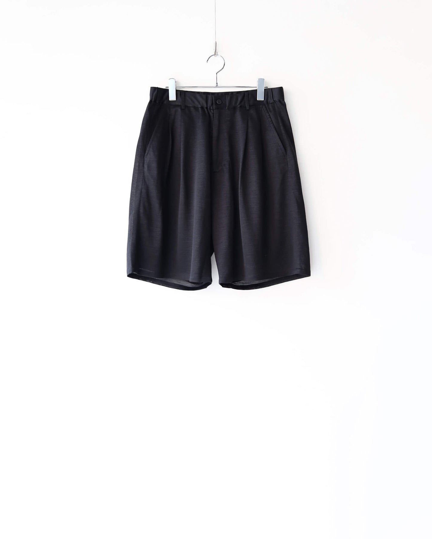 28G Silk Ramie Tuck Easy Shorts "BLACK"