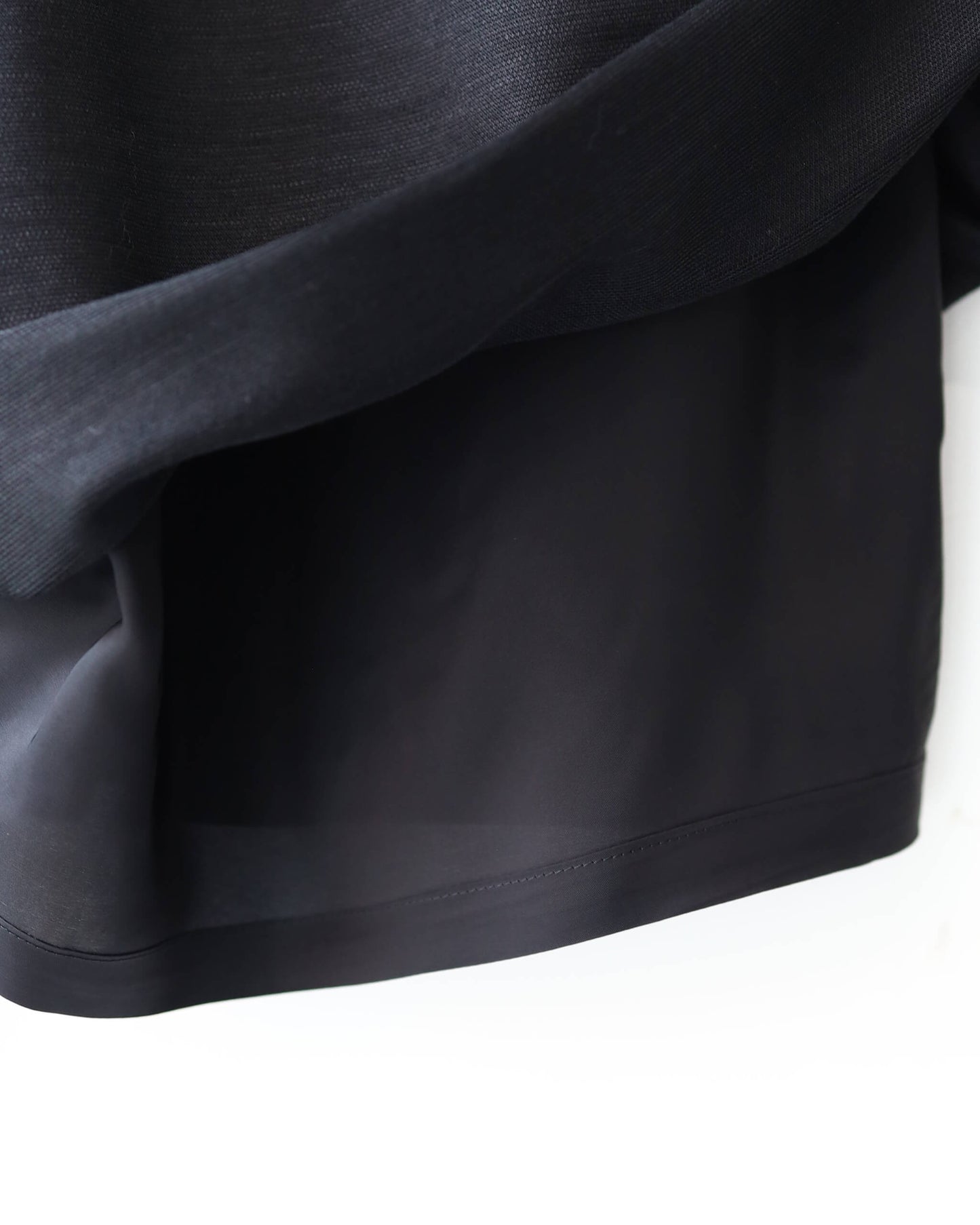 28G Silk Ramie Tuck Easy Shorts "BLACK"