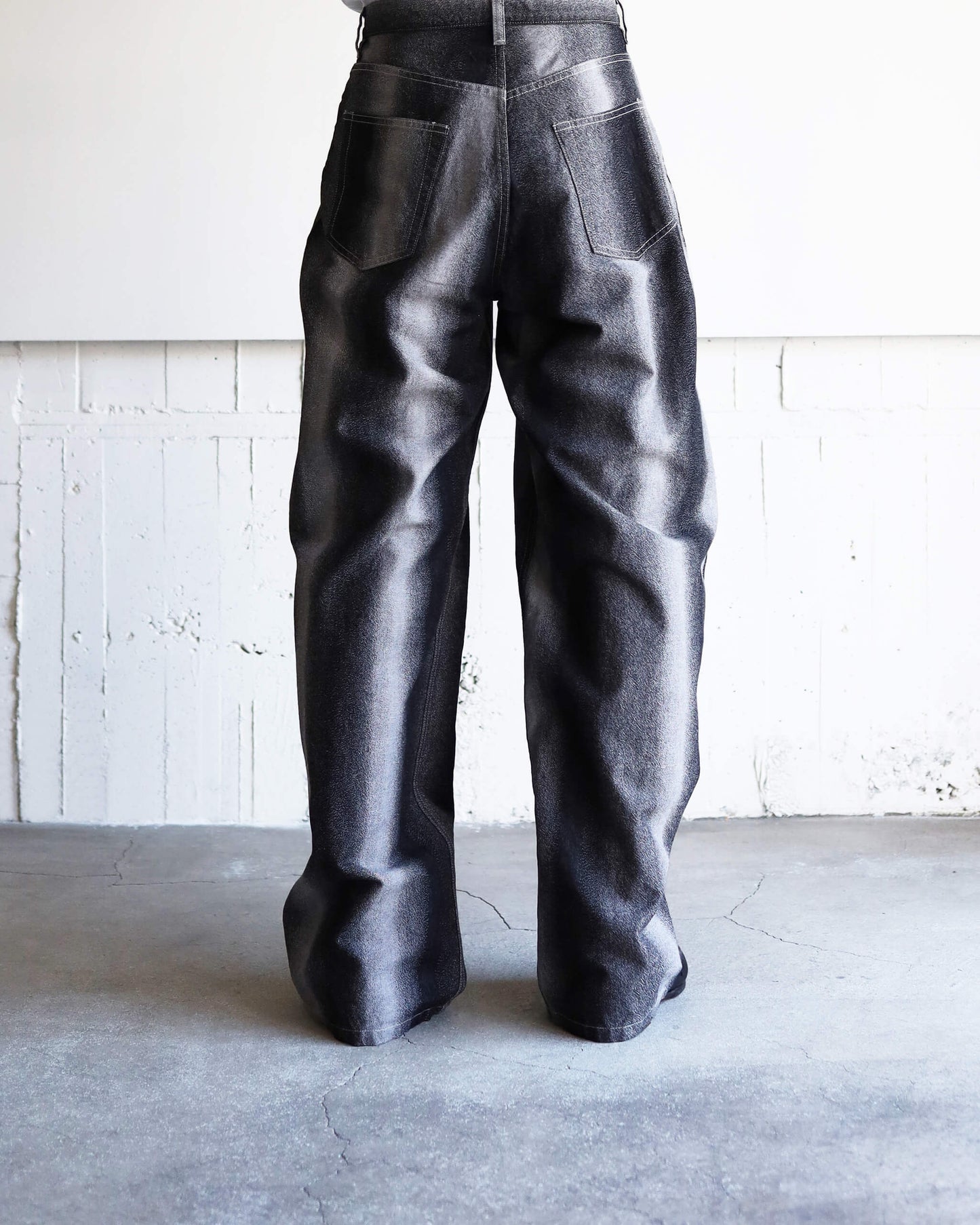 GRADATION DENIM PANTS (BUGGY) "BLACK"