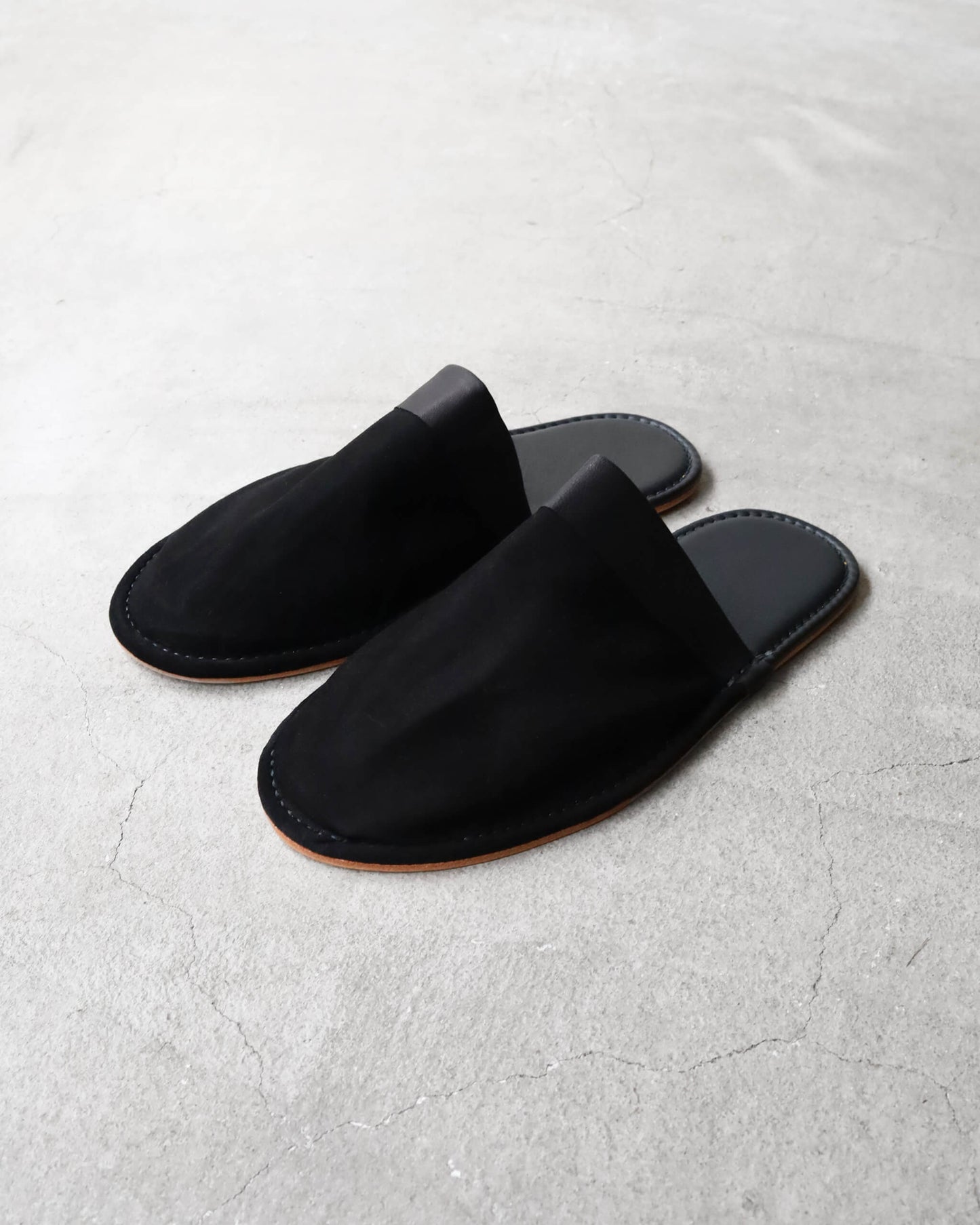 Atlier-Slipper "BLACK"