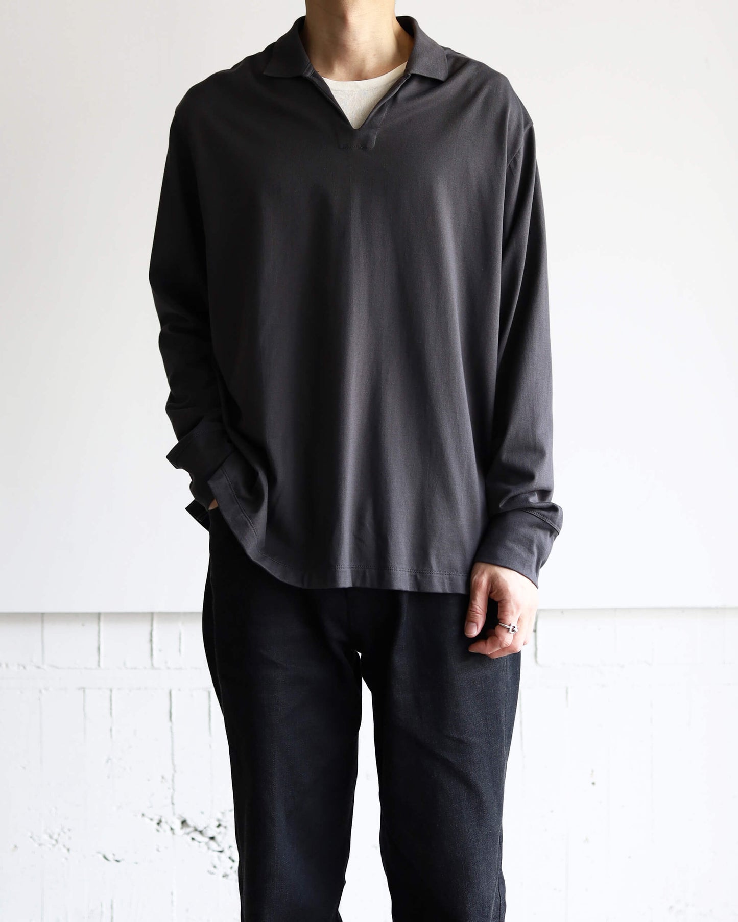 The Pause / CAMELLIA "CHARCOAL GREY"
