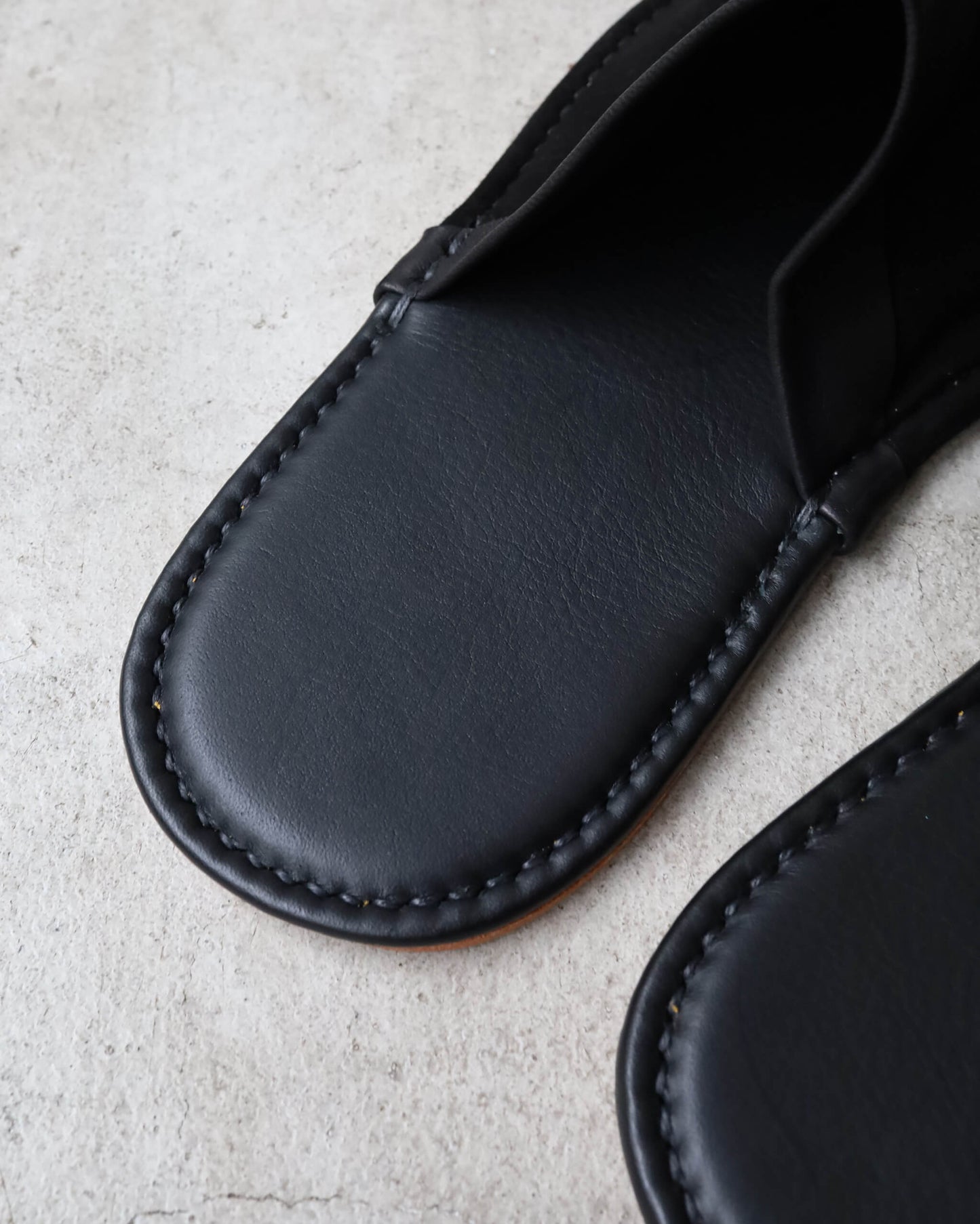 Atlier-Slipper "BLACK"