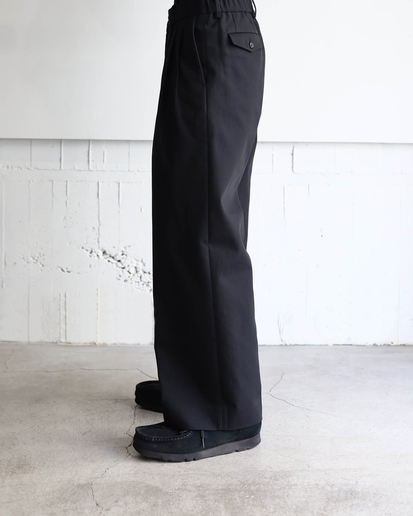 TRIPLE PLEATED WIDE TROUSERS ORGANIC COTTON SURVIVAL CLOTH "BLACK"