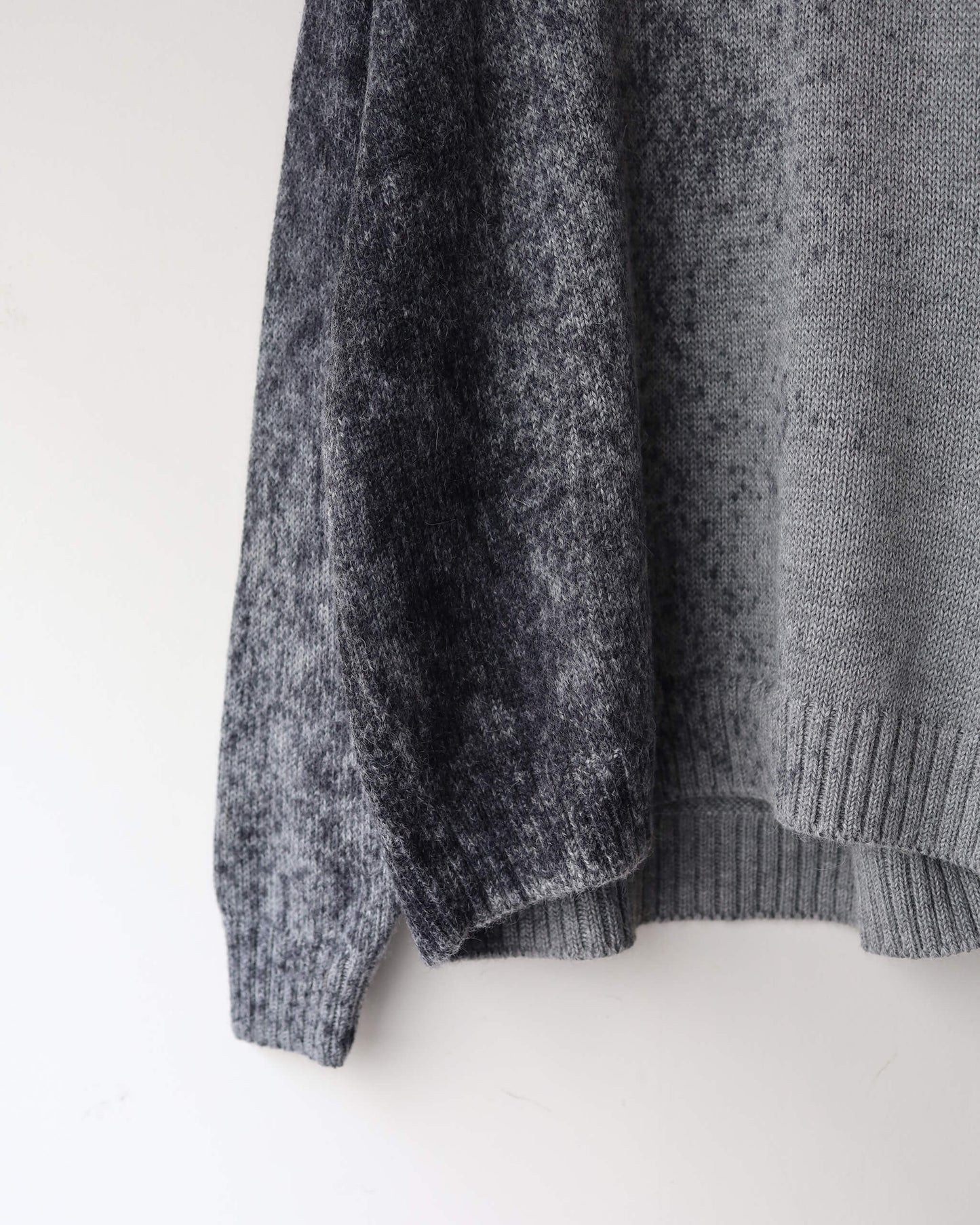 CREW NECK JUMPER FOGGY DYEING FINE ALPACA "GRAY × BLACK"